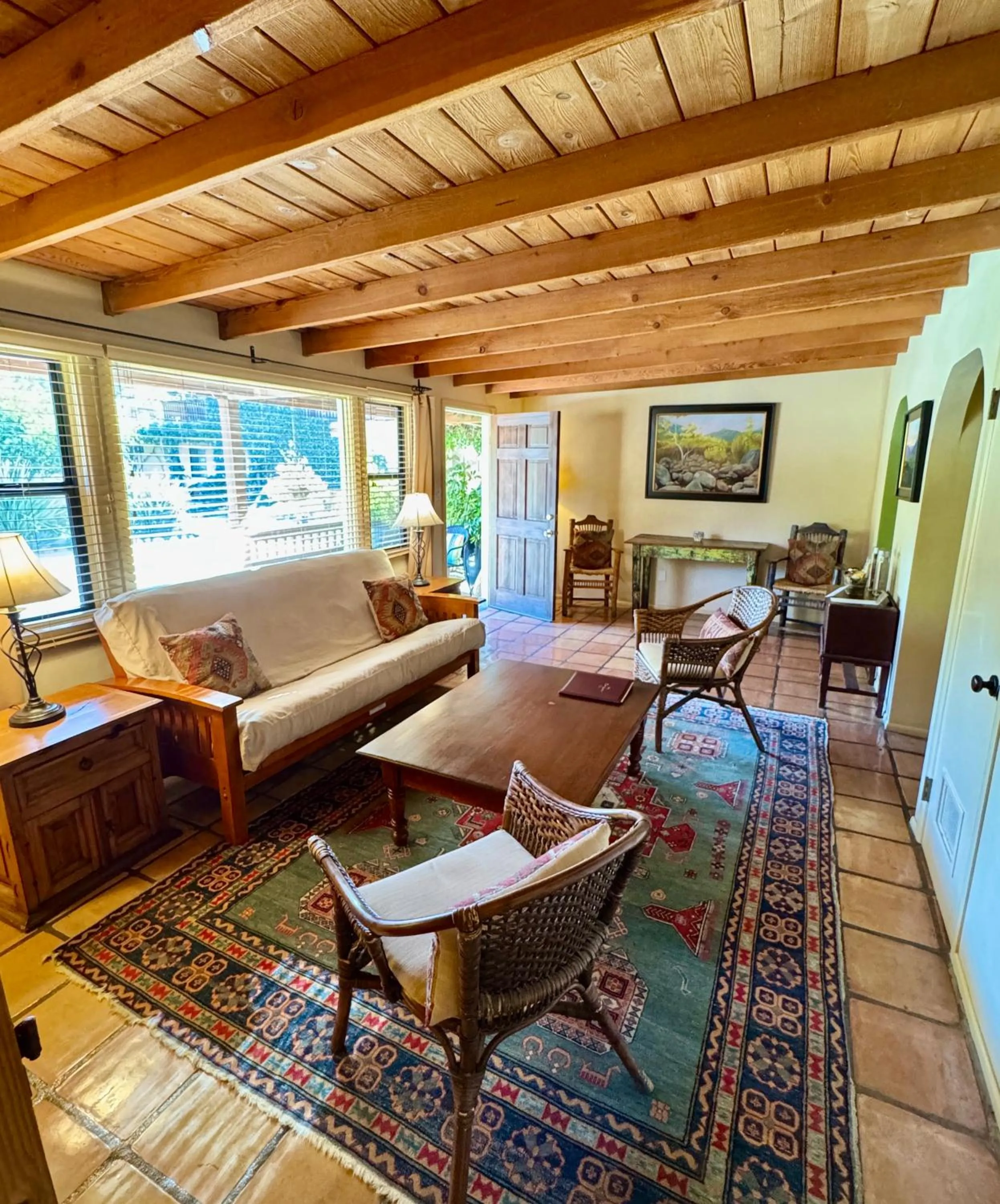 Living room in Blue Iguana Inn