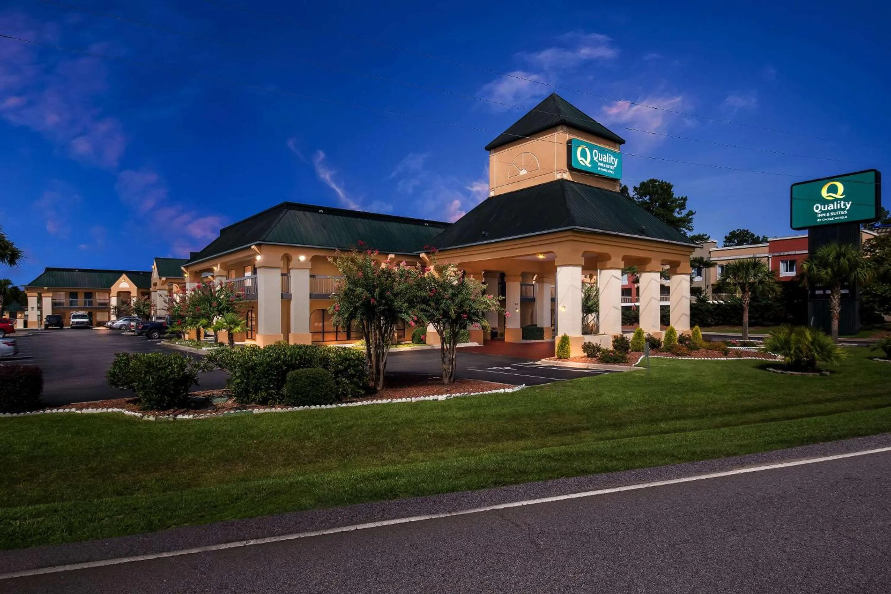 Property building in Quality Inn & Suites Florence Civic Center