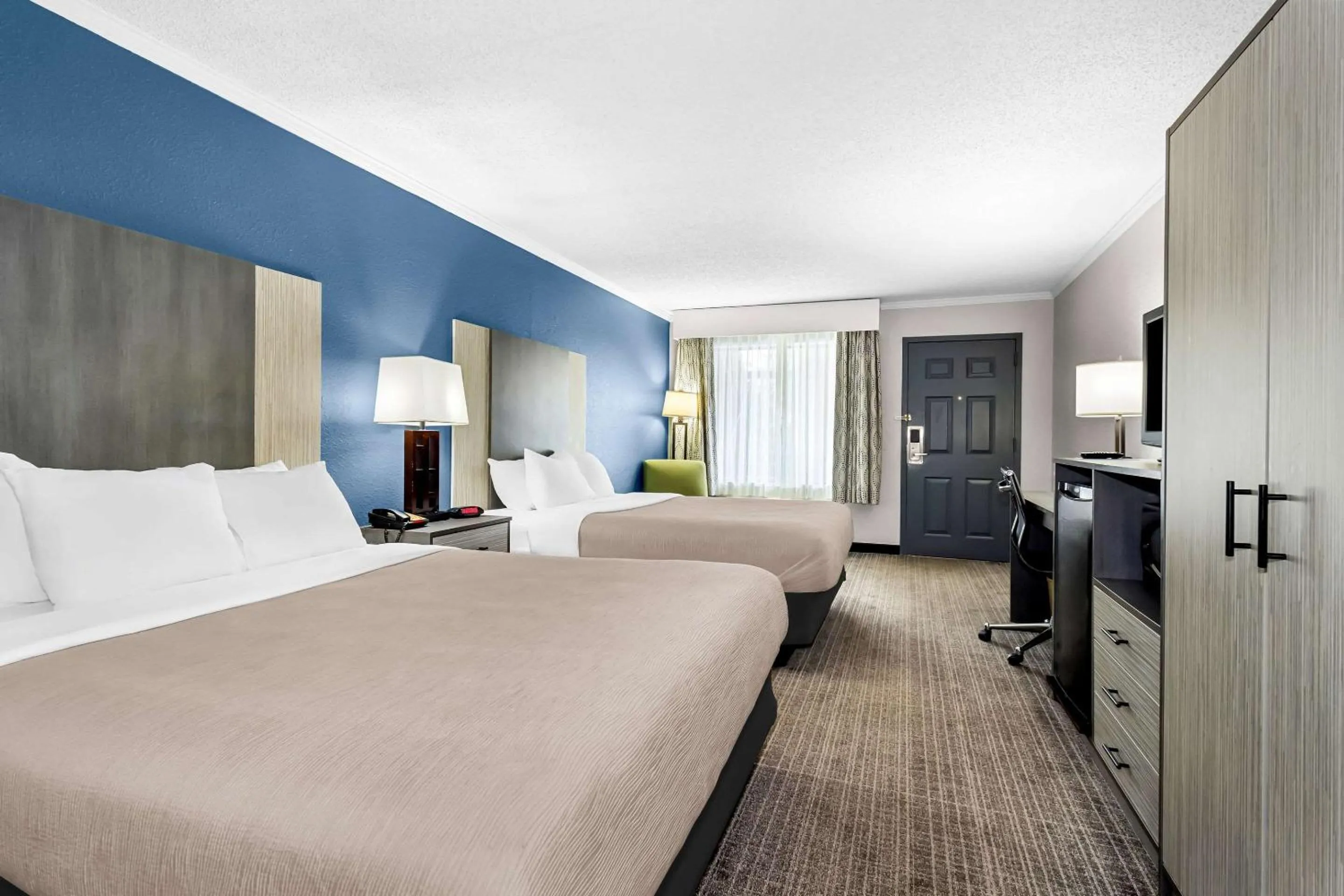 Bedroom, Bed in Quality Inn & Suites Florence Civic Center