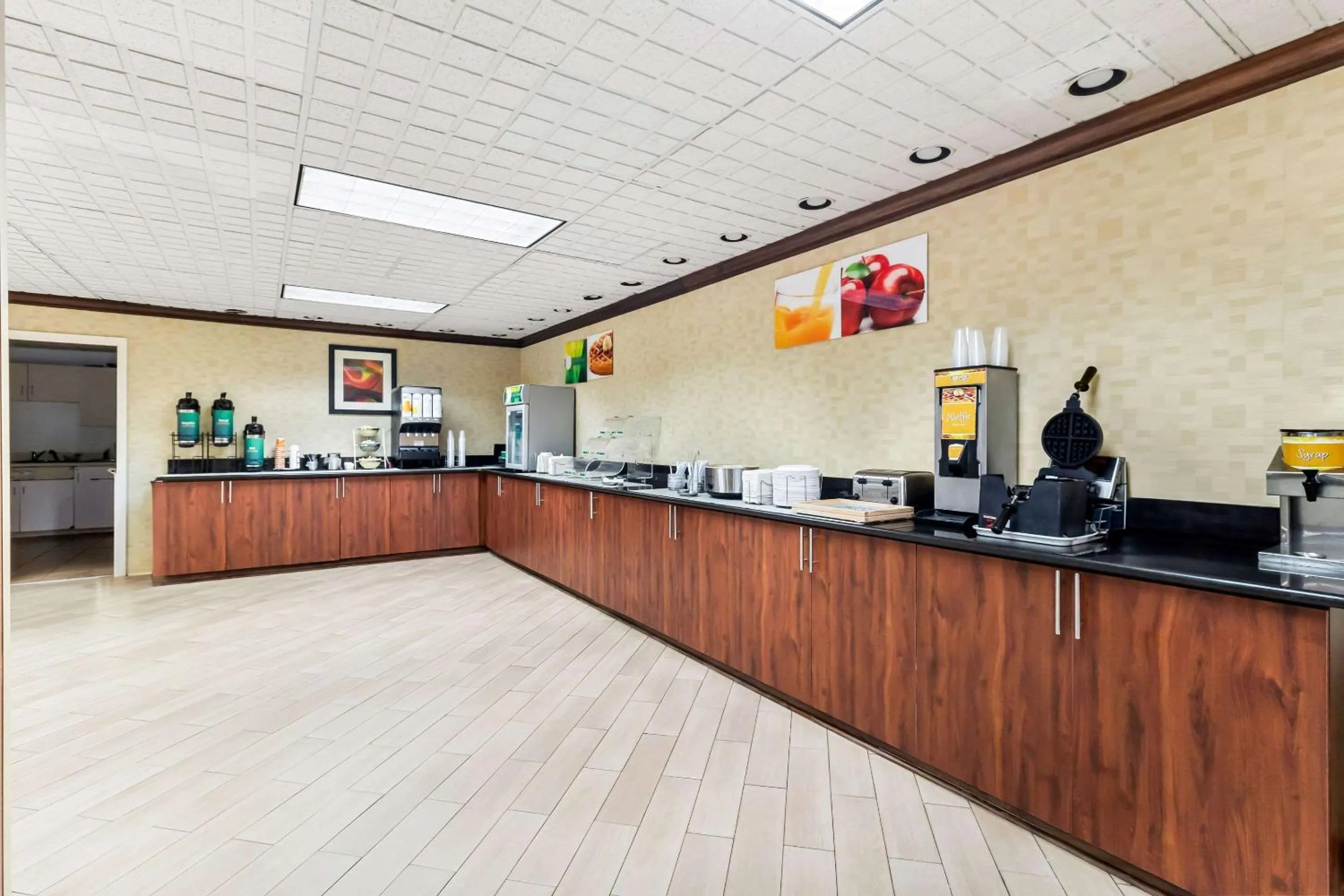 Breakfast in Quality Inn & Suites Florence Civic Center