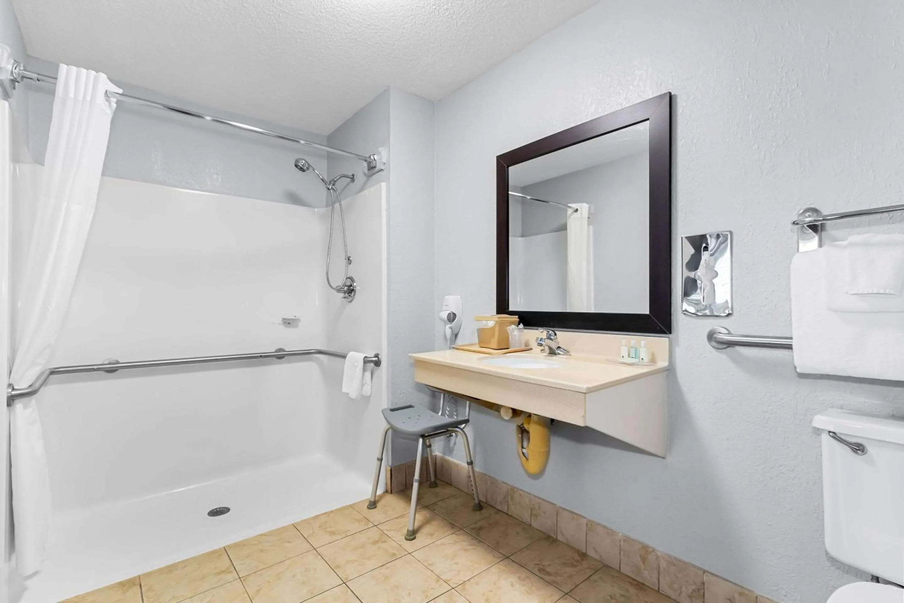 Bedroom in Quality Inn & Suites Florence Civic Center