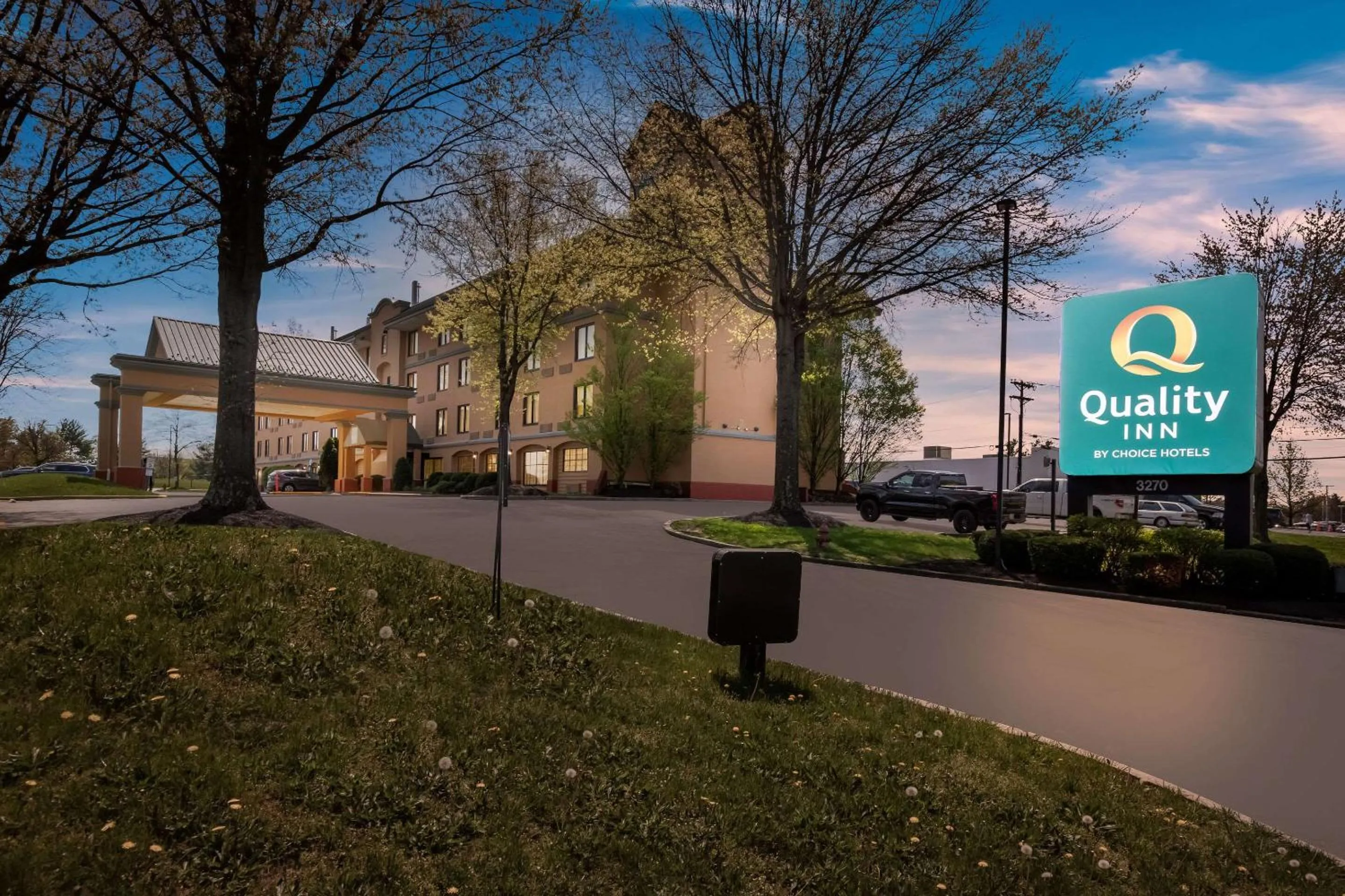 Property building in Quality Inn Near Princeton