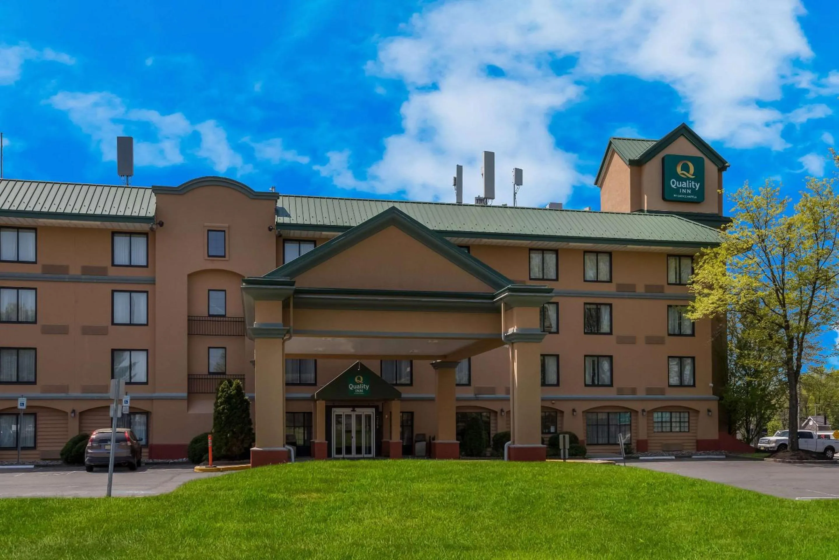 Property building in Quality Inn Near Princeton