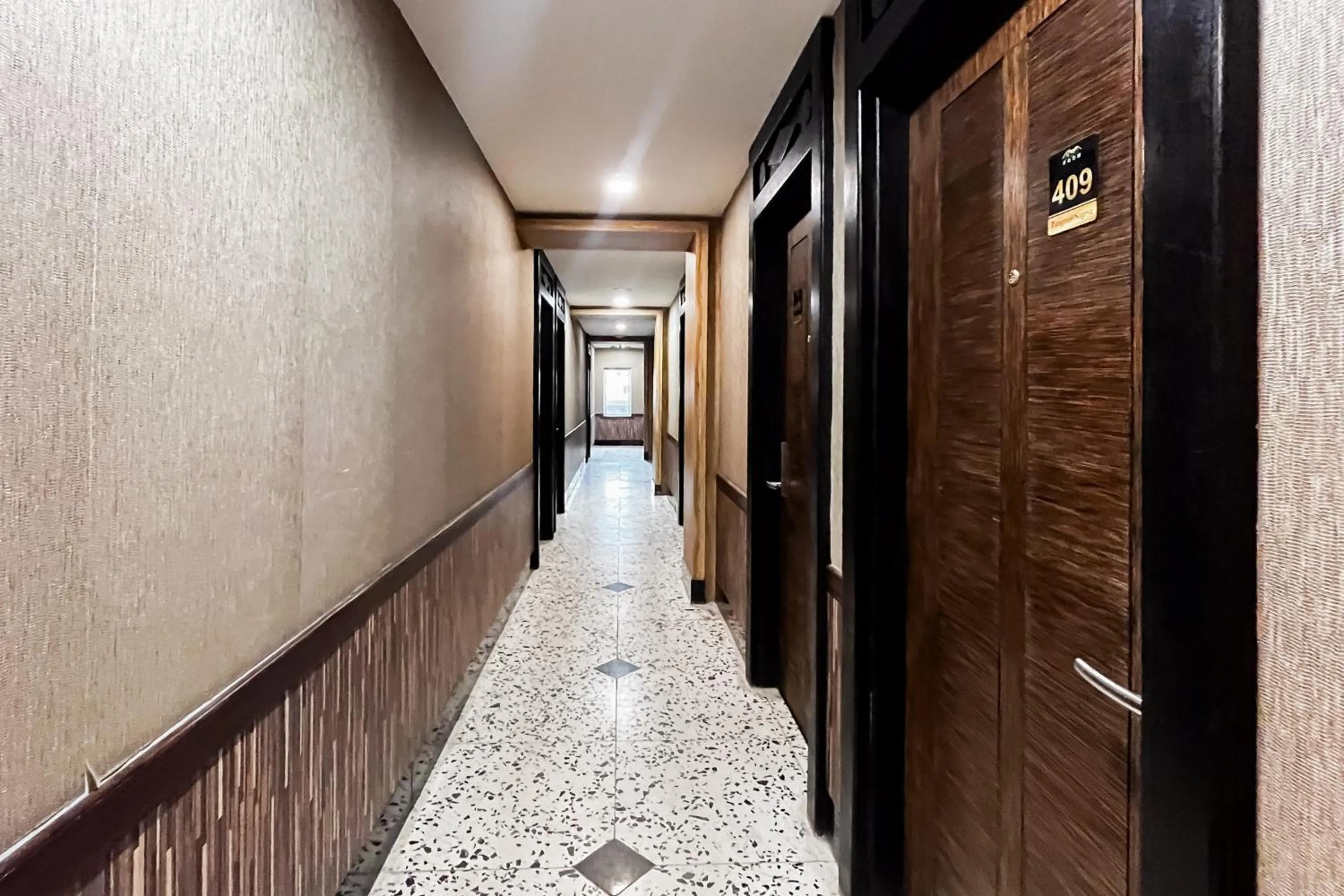 Property building in RedDoorz Plus at Paragon Nagoya Hotel Batam