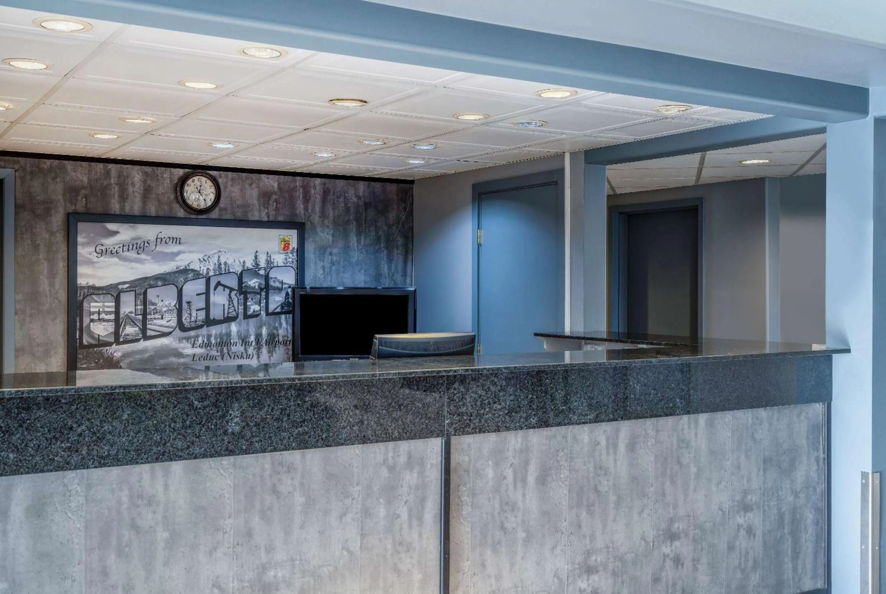 Lobby or reception in Super 8 by Wyndham Edmonton International Airport