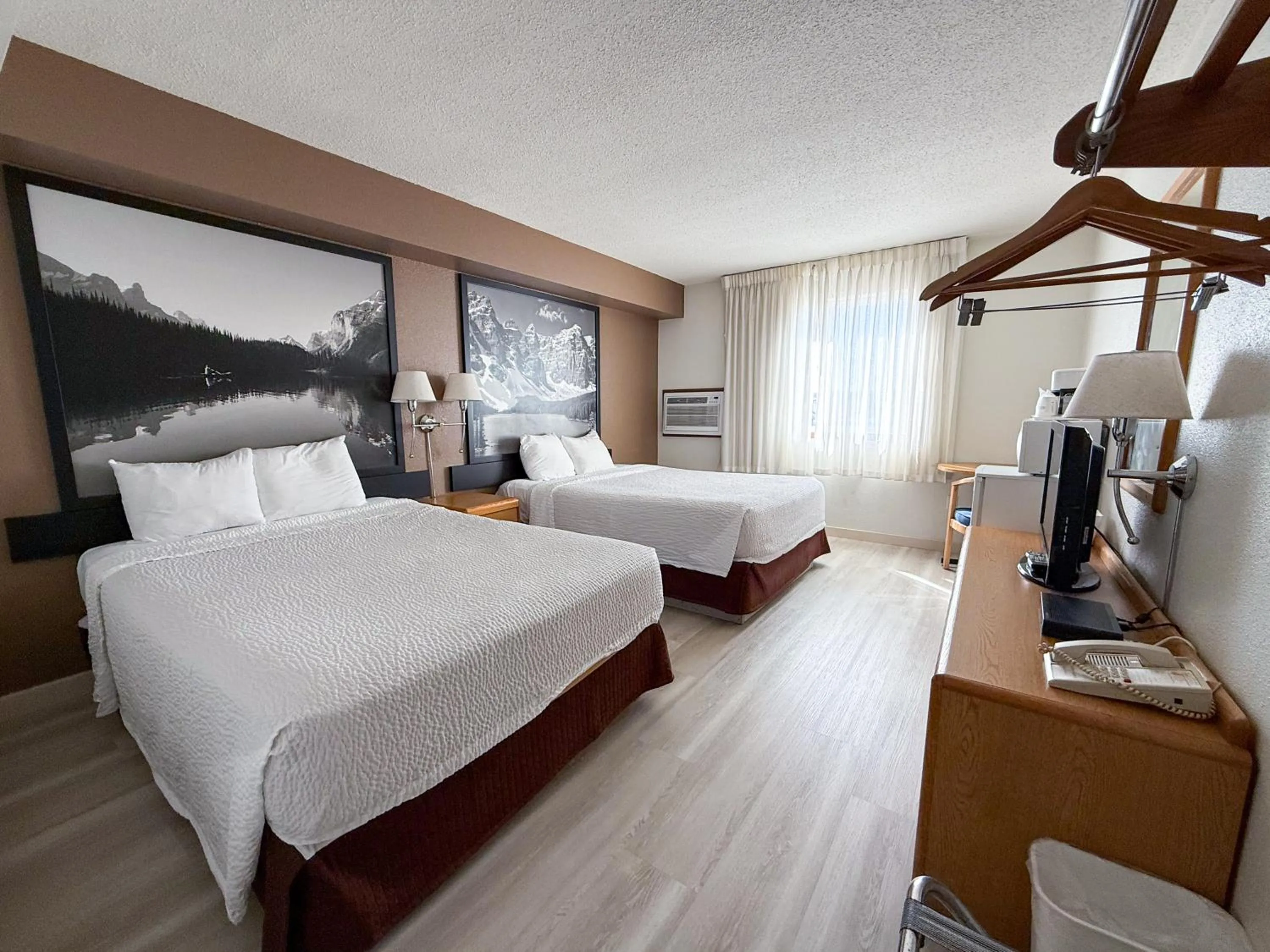 Bed in Super 8 by Wyndham Medicine Hat AB