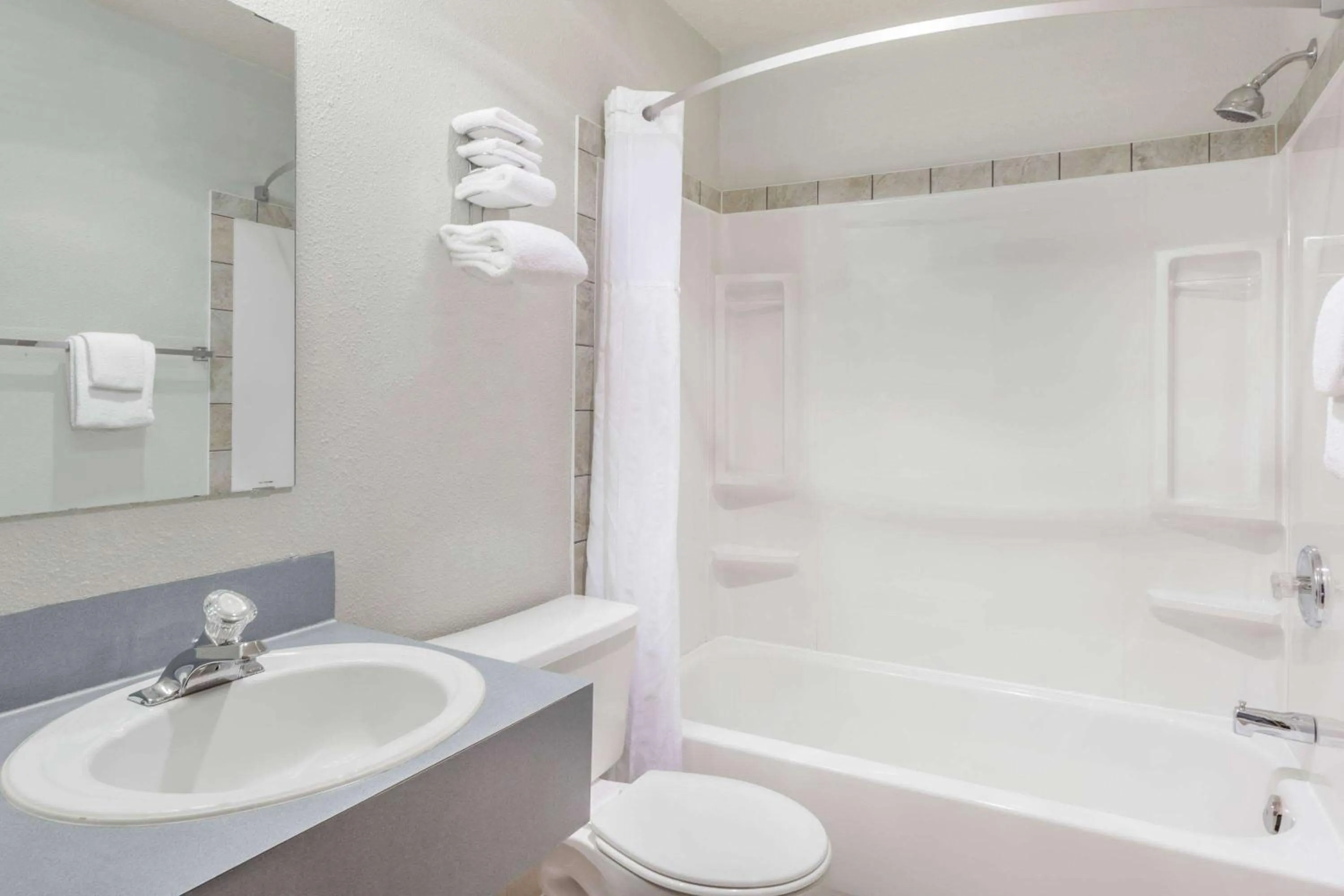 Bathroom in Super 8 by Wyndham Medicine Hat AB