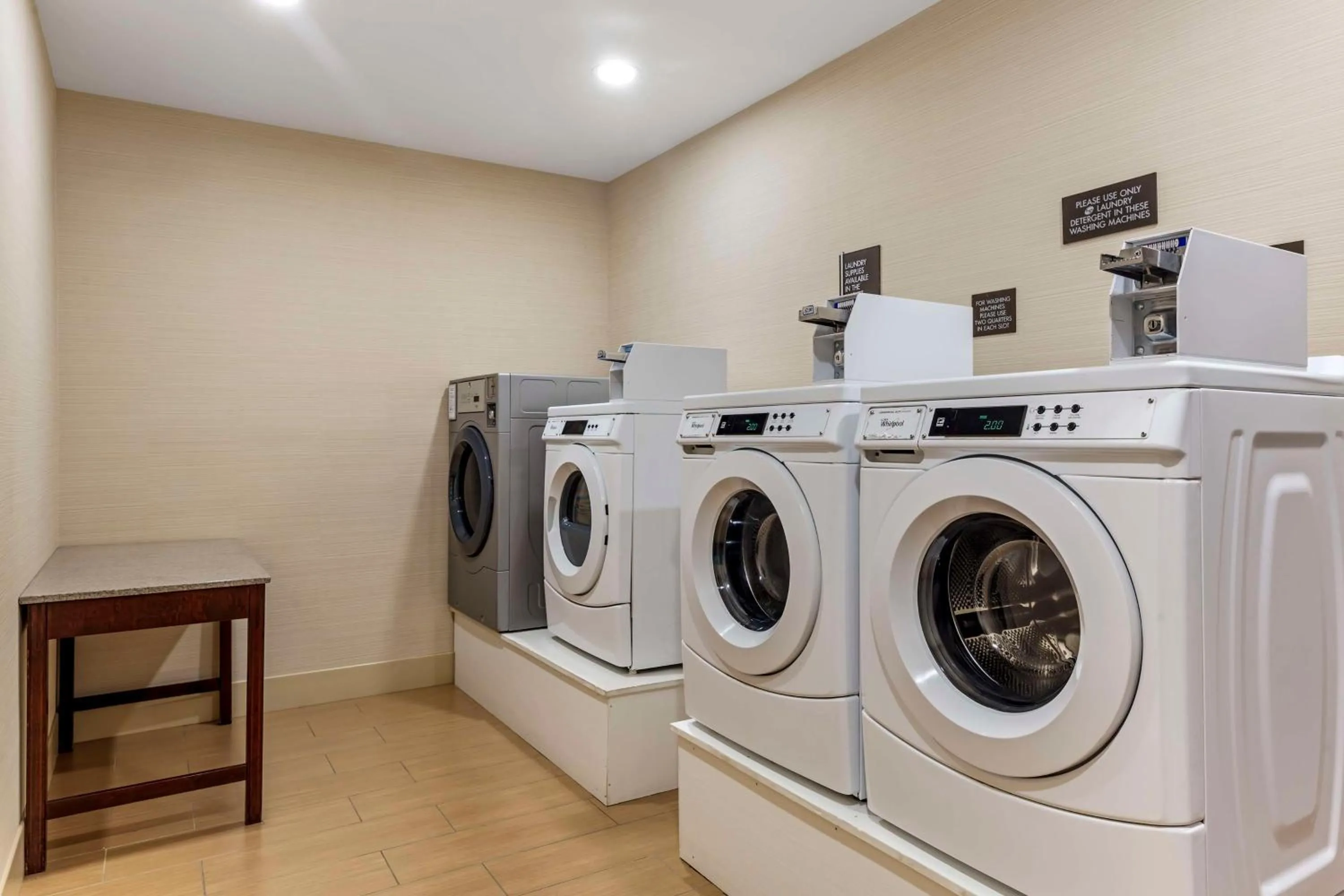 laundry in Best Western Plus North Shore Hotel