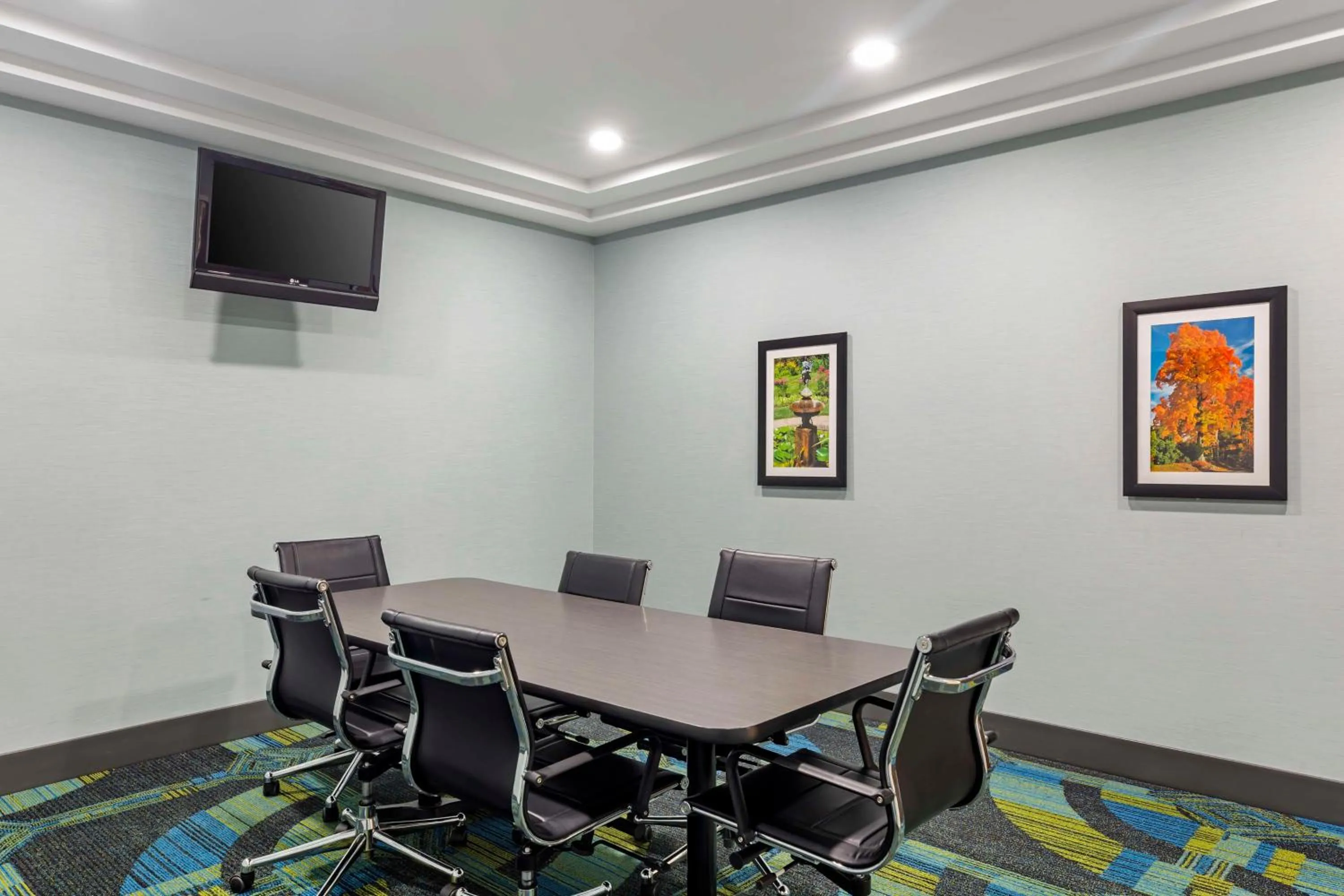 Meeting/conference room in Best Western Plus North Shore Hotel