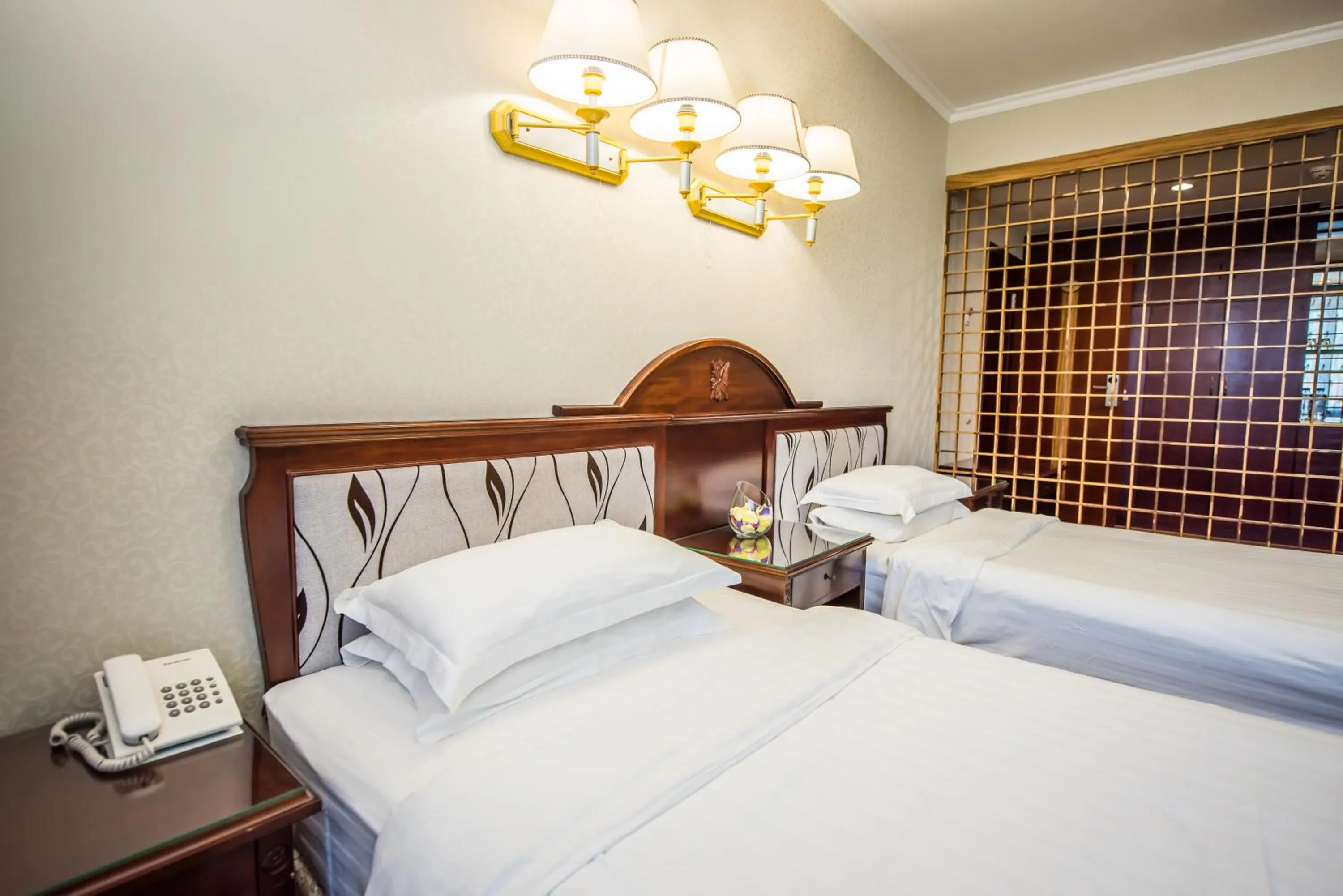 Photo of the whole room, Bed in G Empire