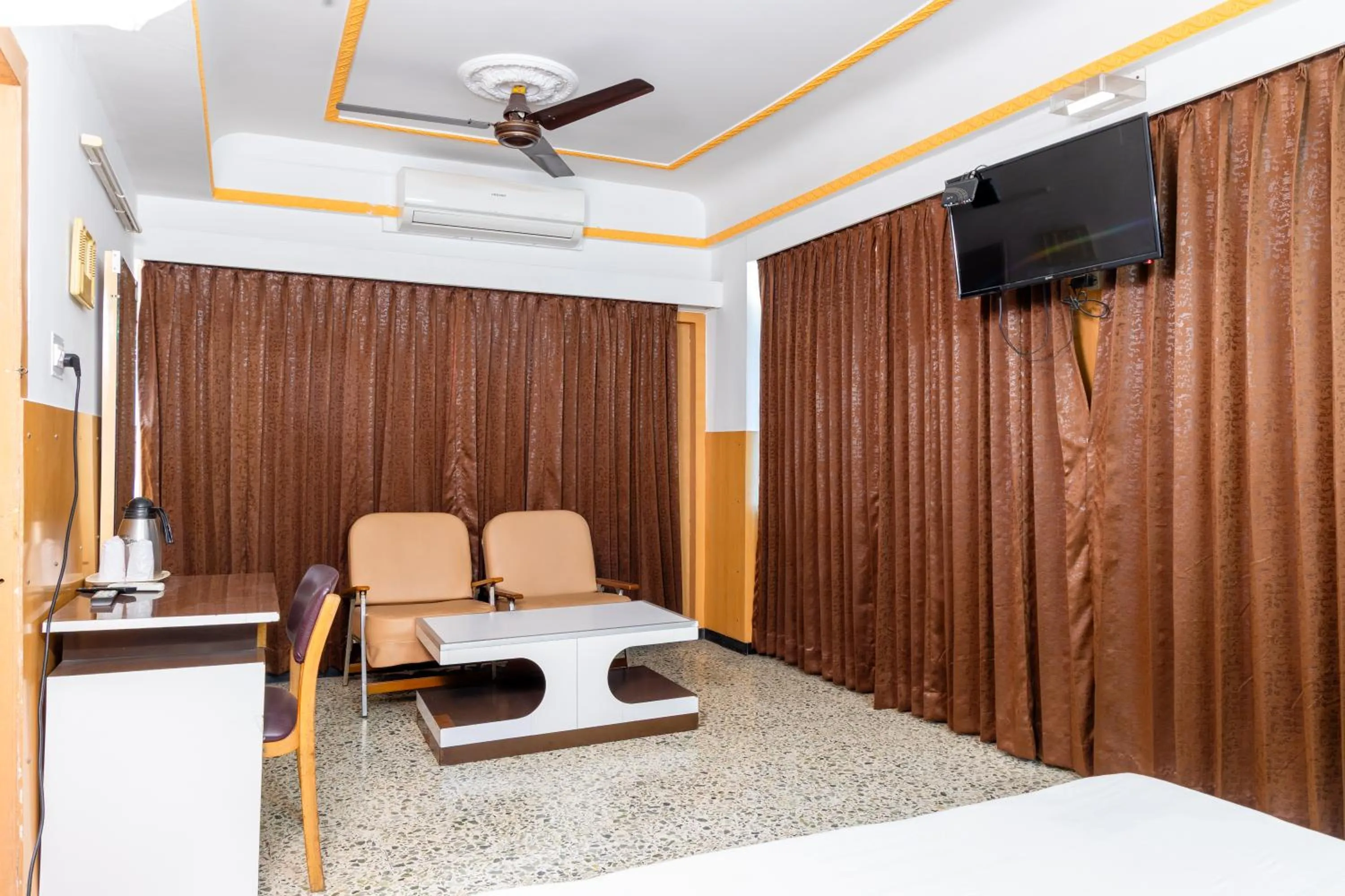 TV and multimedia in Hotel Srilakshmi