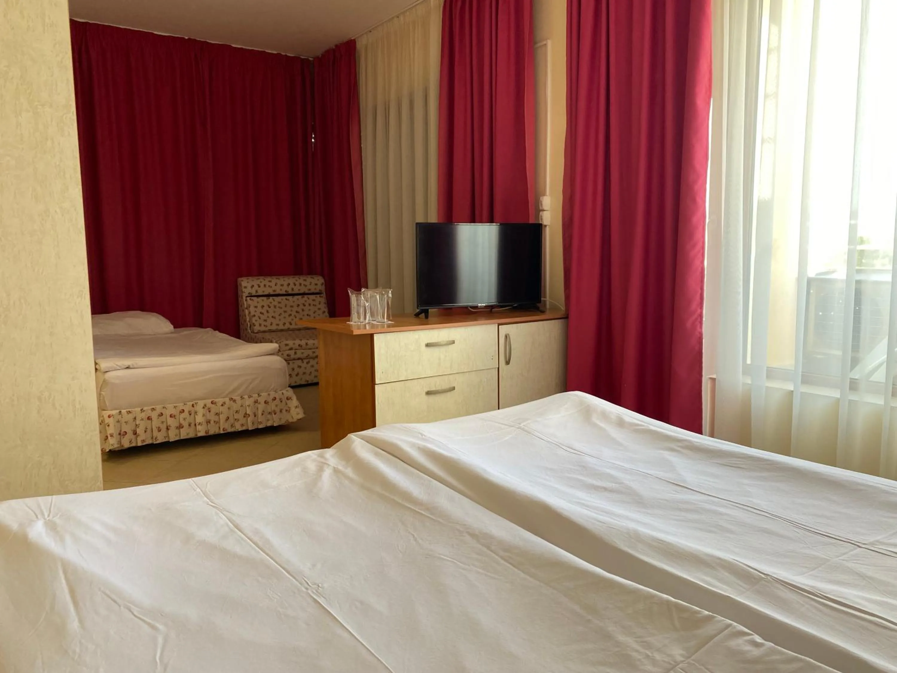 Photo of the whole room in Hotel Atol