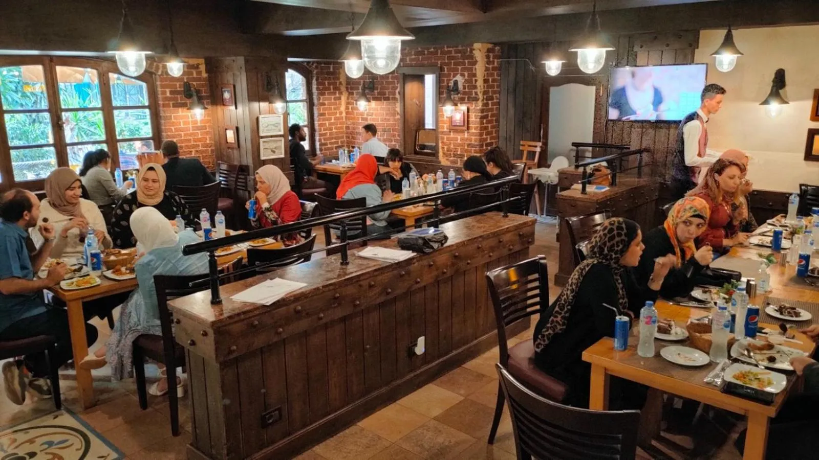 Restaurant/places to eat in Pearl Hotel, Maadi