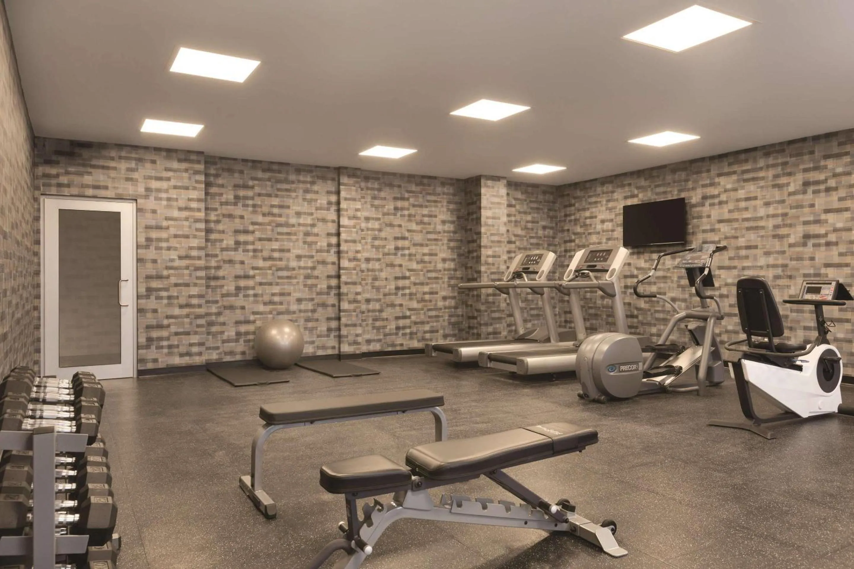 Fitness centre/facilities in Radisson Kingswood Hotel & Suites, Fredericton