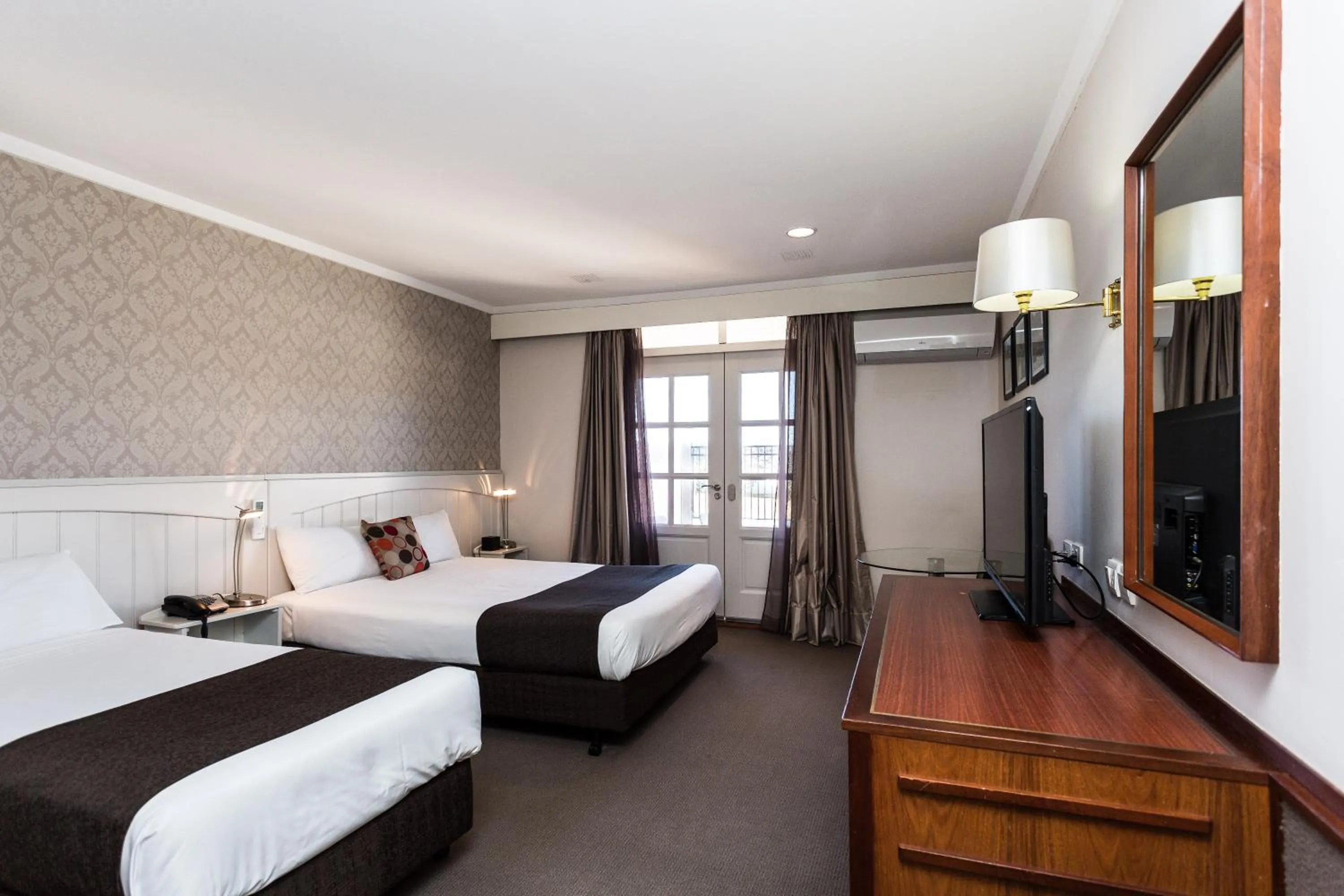 Bedroom, Bed in Country Comfort Amity Motel