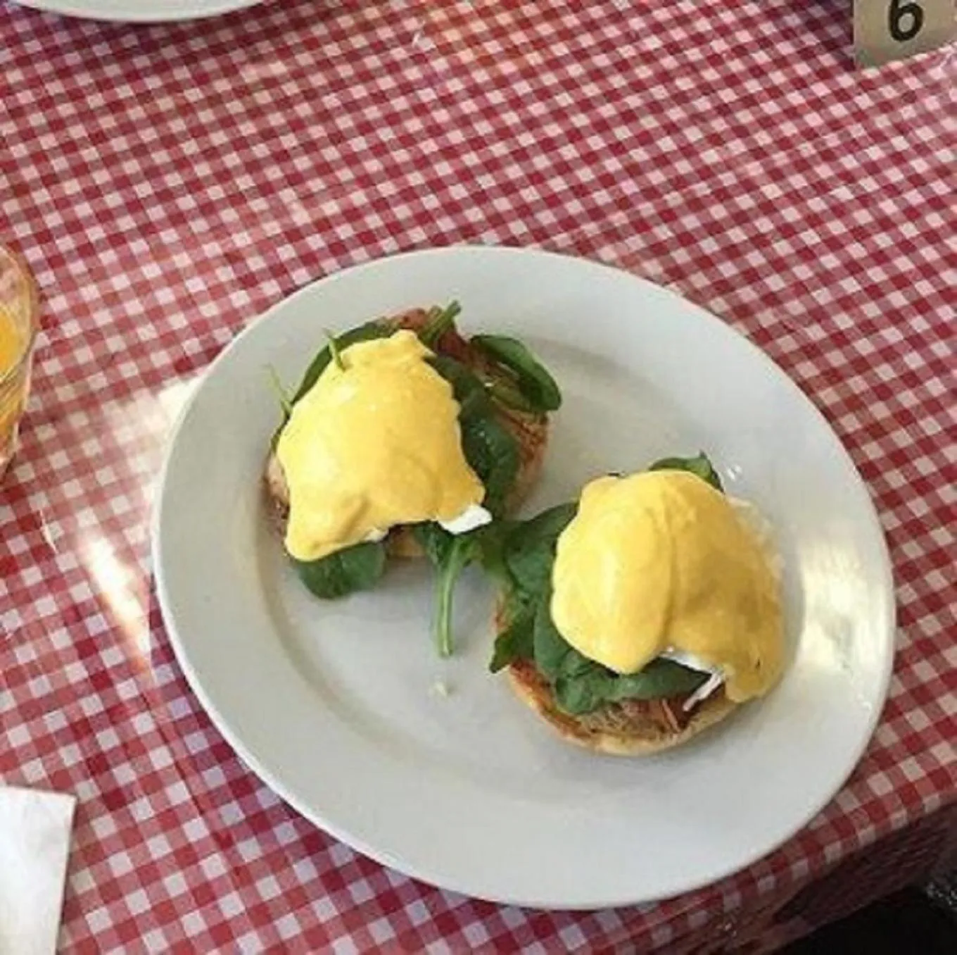 Breakfast in Country Comfort Amity Motel