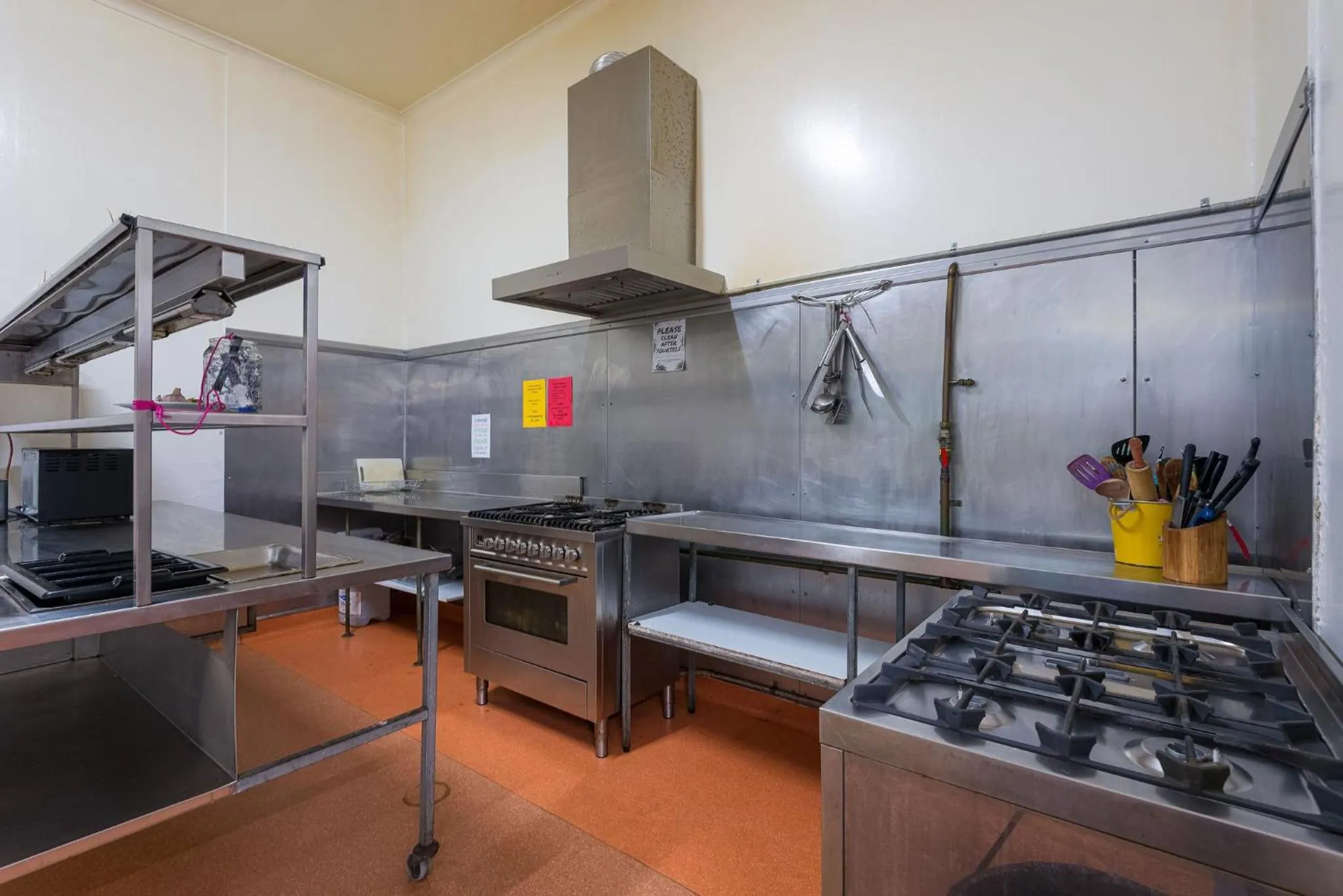 1849 Backpackers Albany