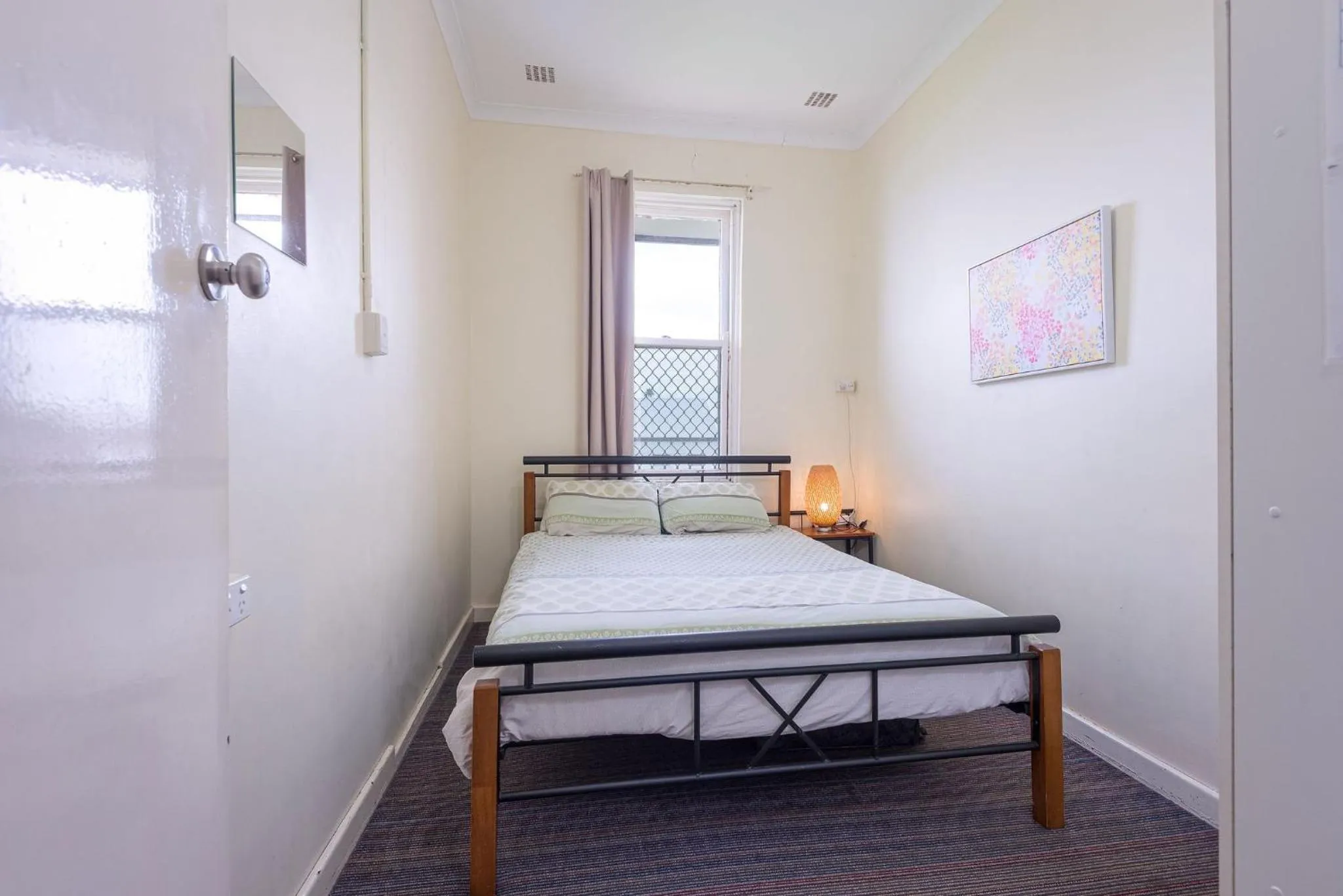 Bed in 1849 Backpackers Albany