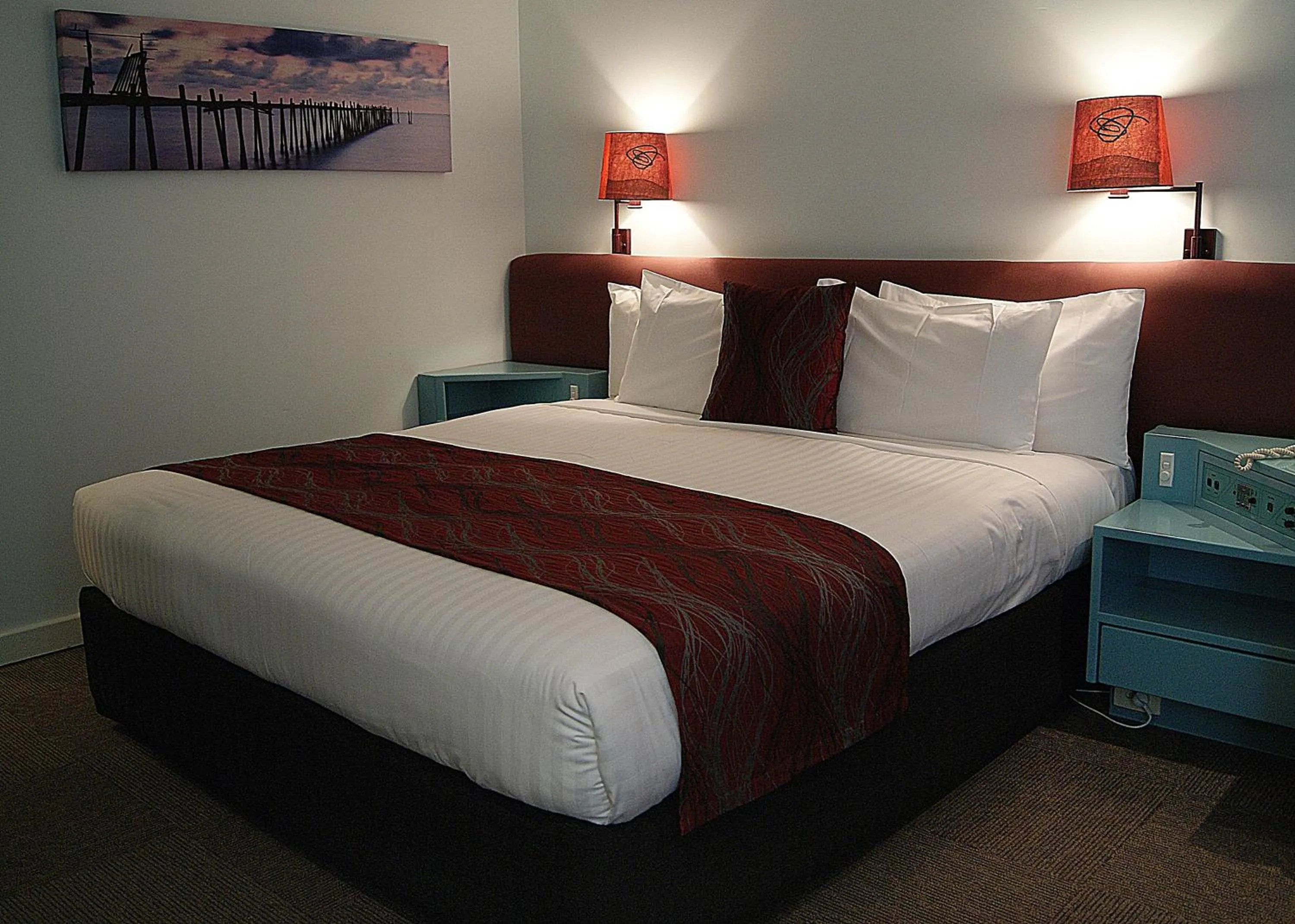 Bed in SureStay Hotel by Best Western The Clarence on Melville