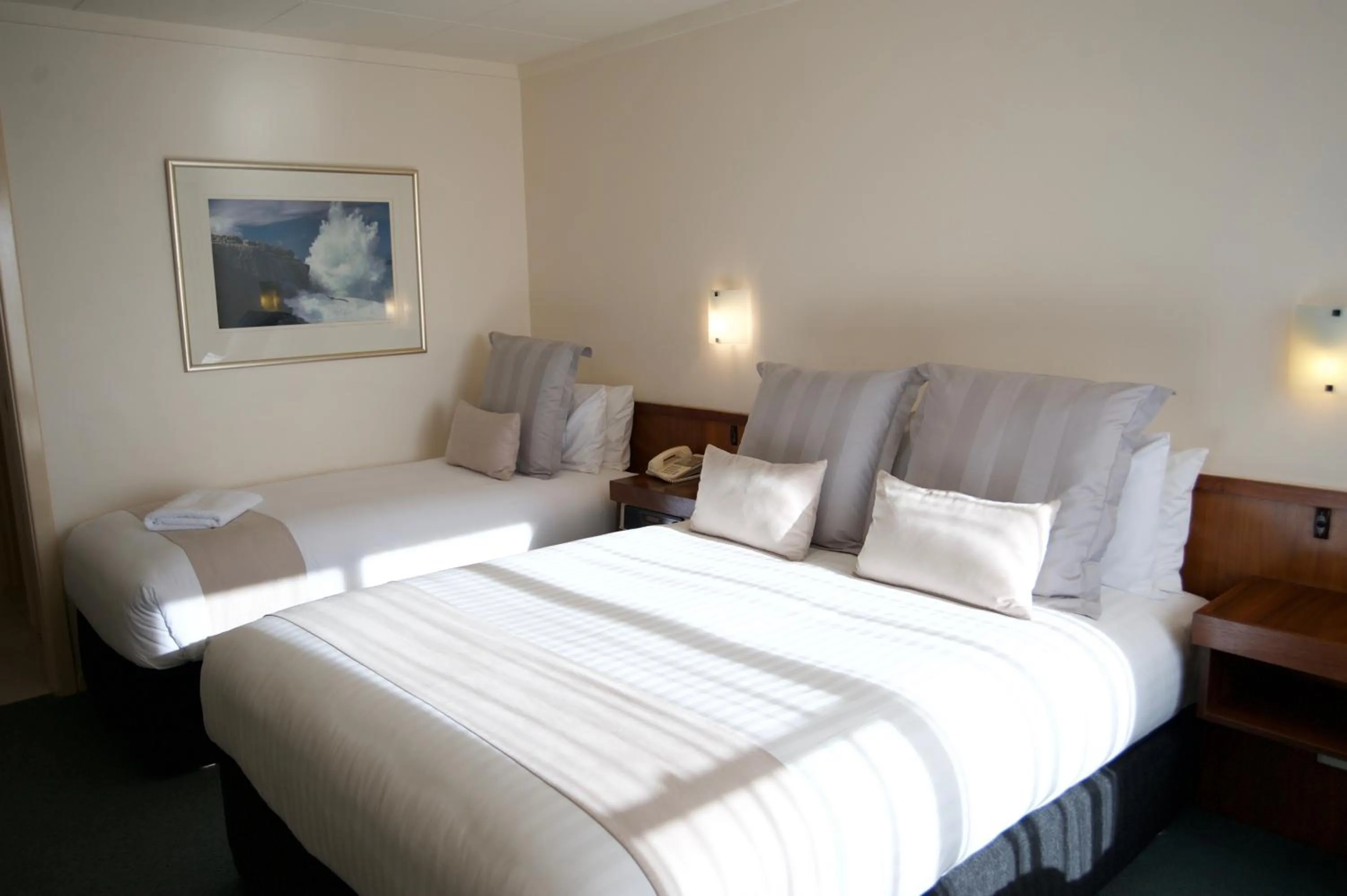 Bed in SureStay Hotel by Best Western The Clarence on Melville