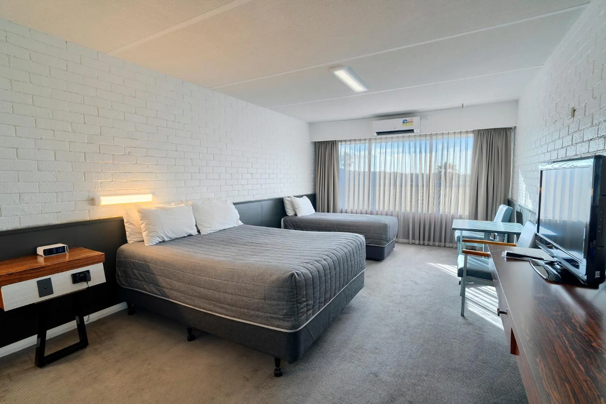 Bed in Dog Rock Motel