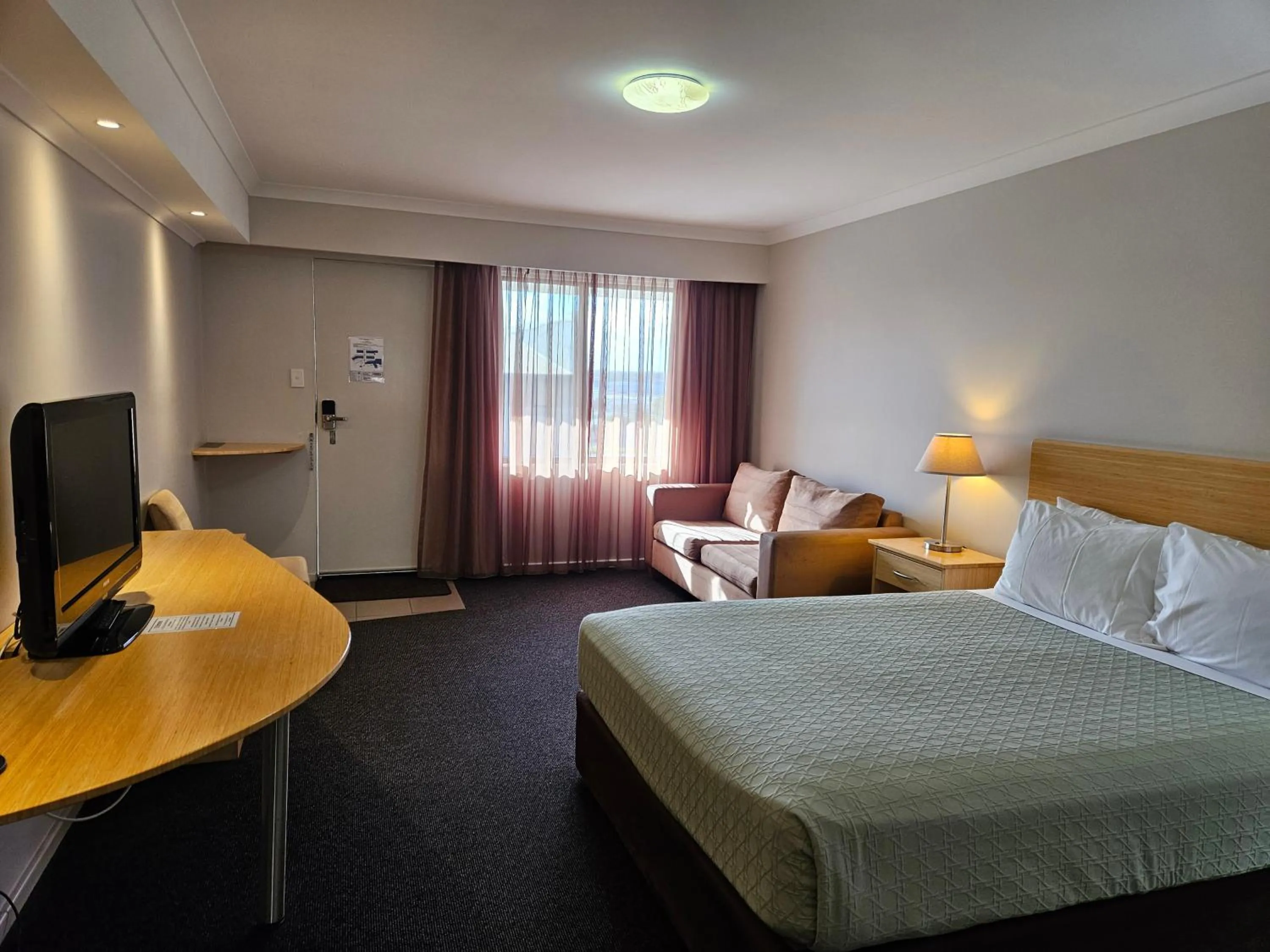 Bed in Dog Rock Motel