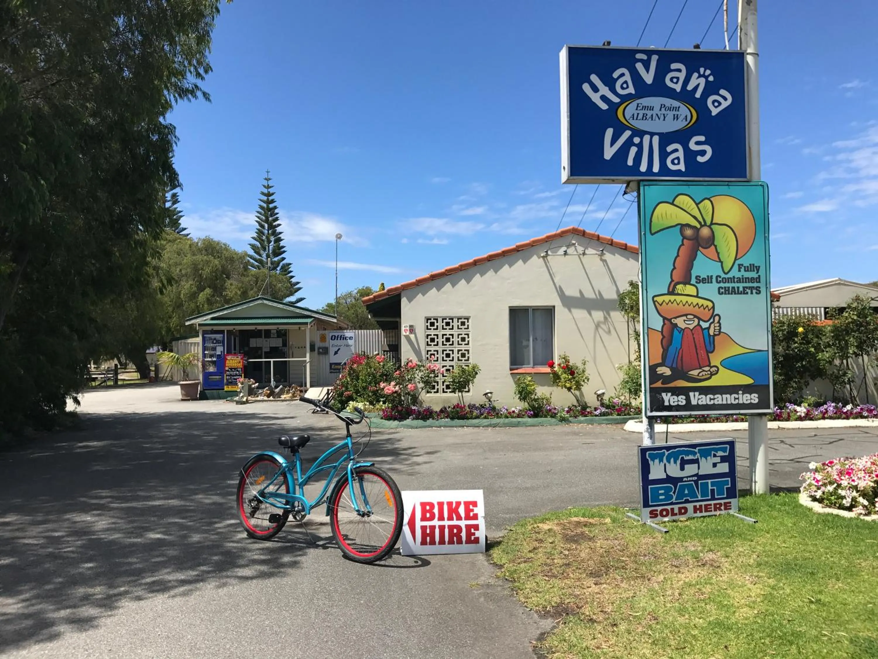 Facade/entrance in Havana Villas
