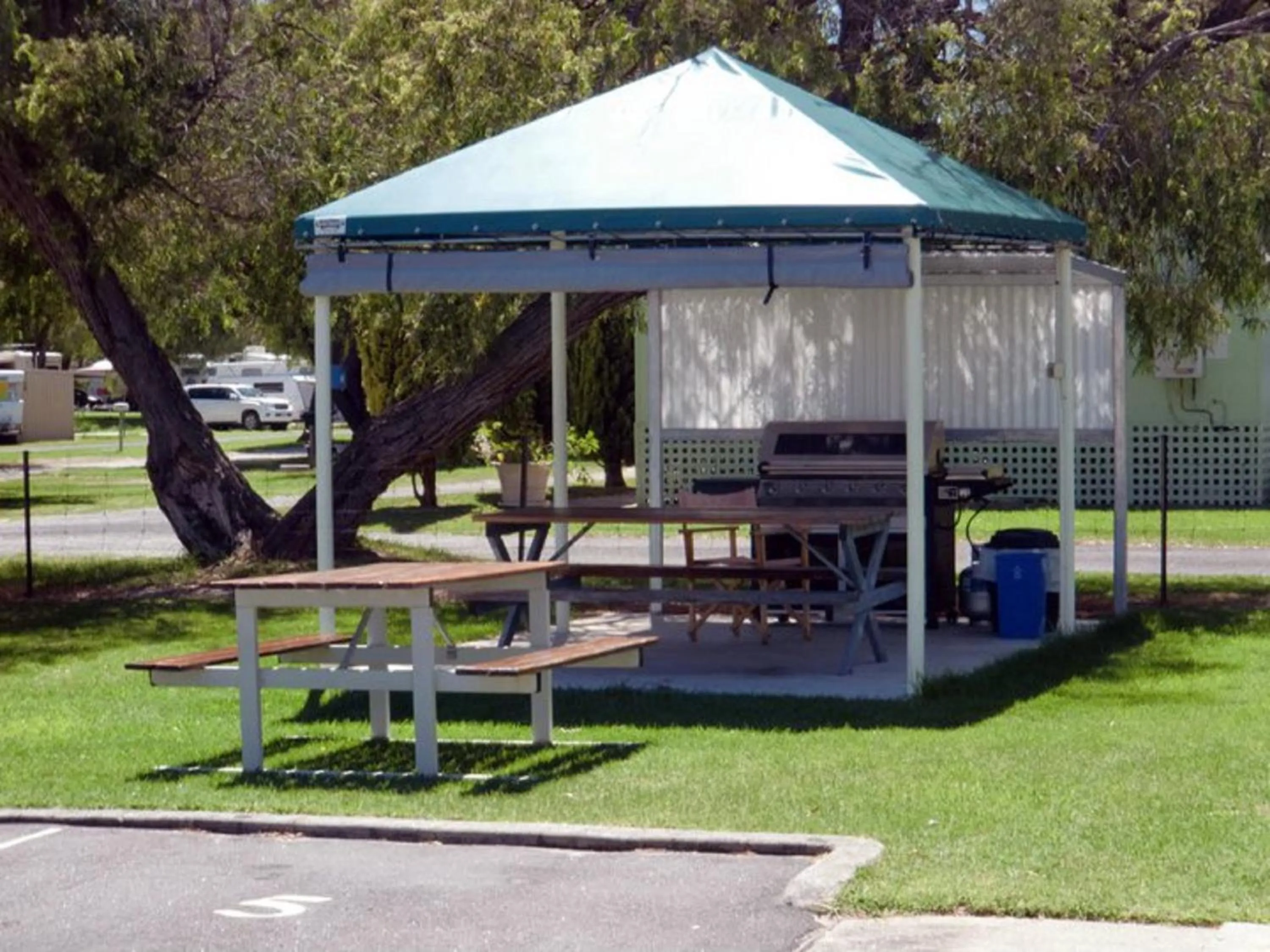 BBQ facilities in Havana Villas