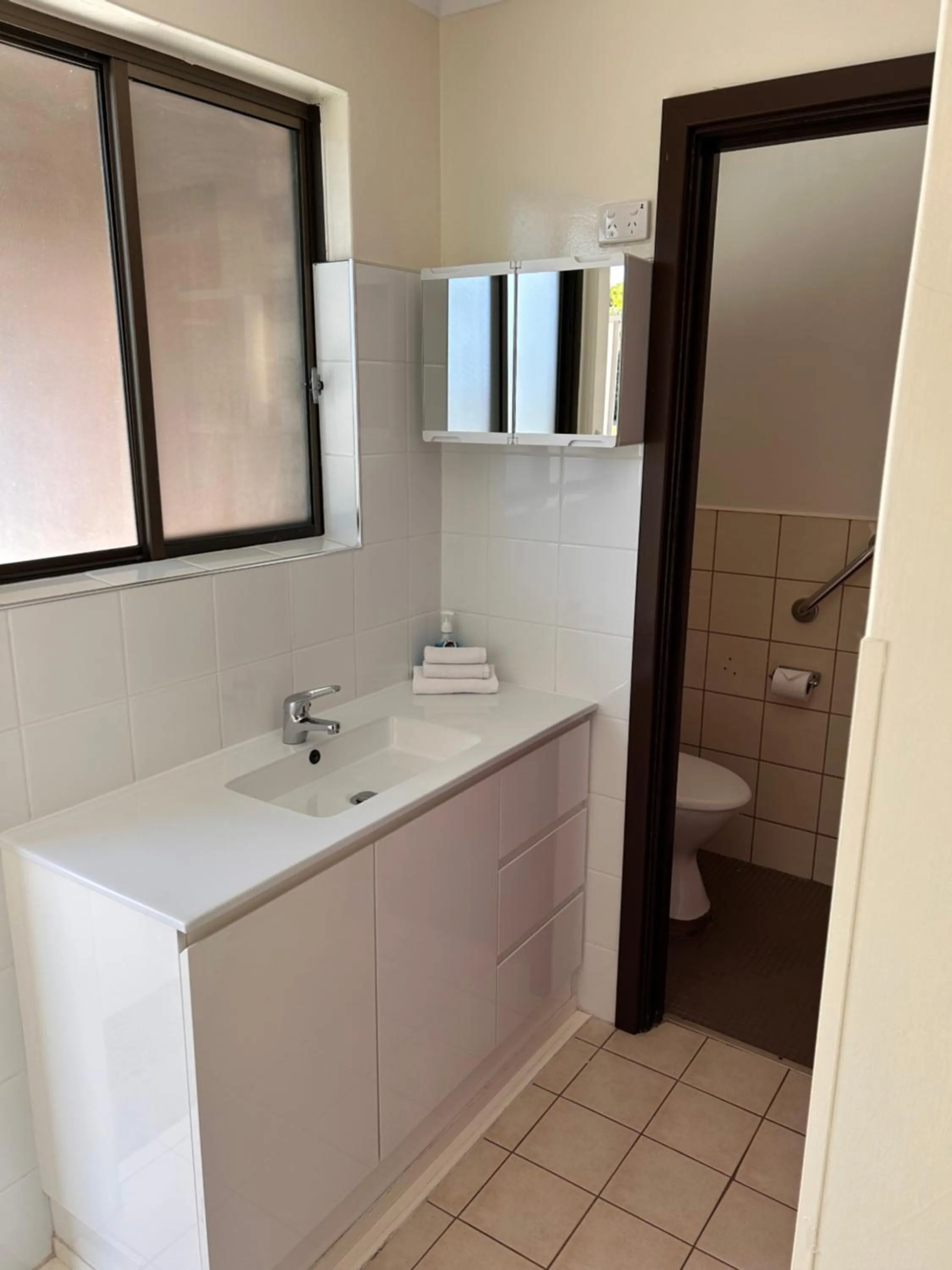 Bathroom in Emu Beach Chalets