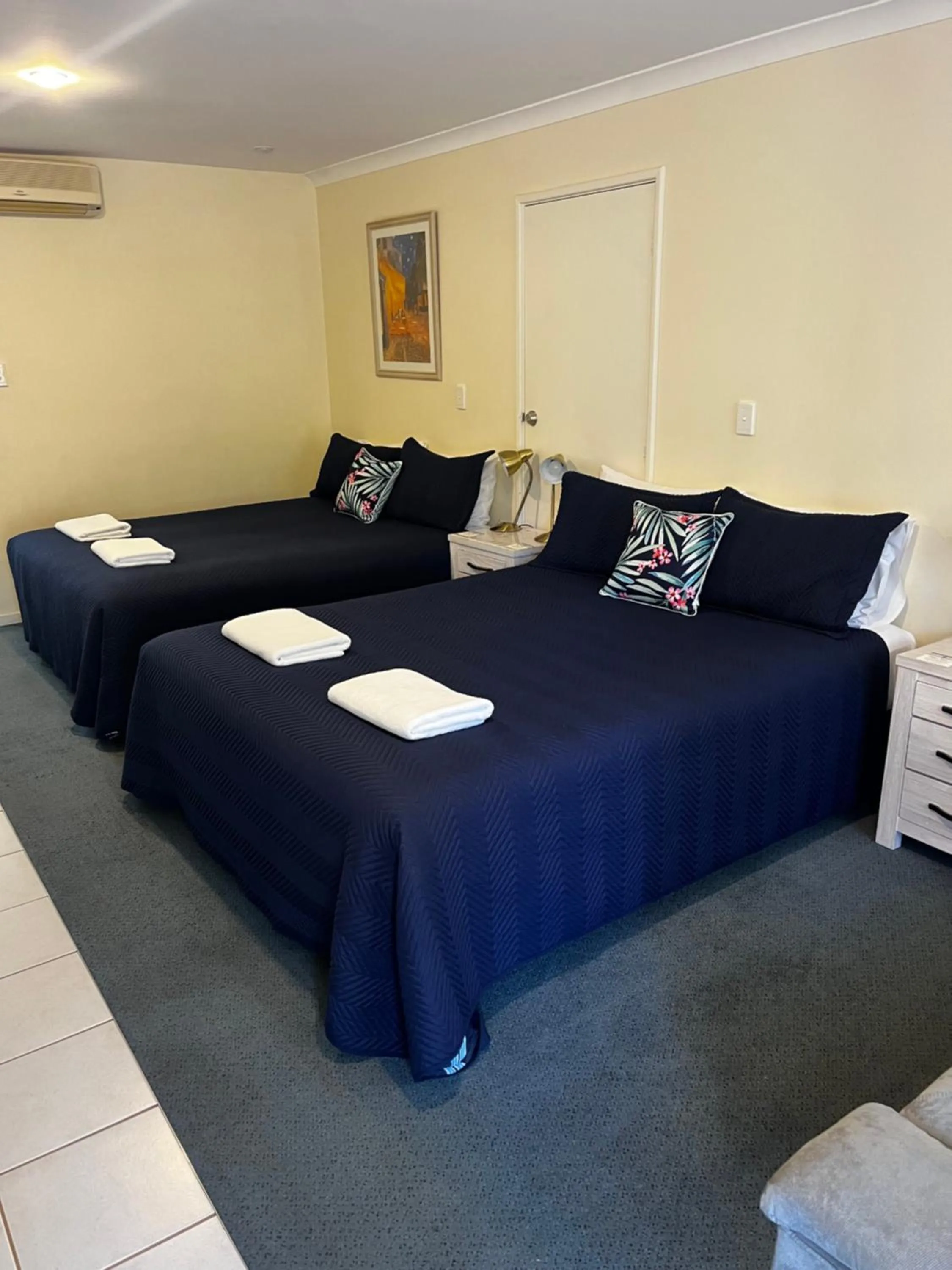 Bed in Emu Point Motel