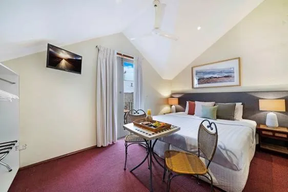 Dining area in Fremantle Port Mill Bed & Breakfast - Unique Accommodation