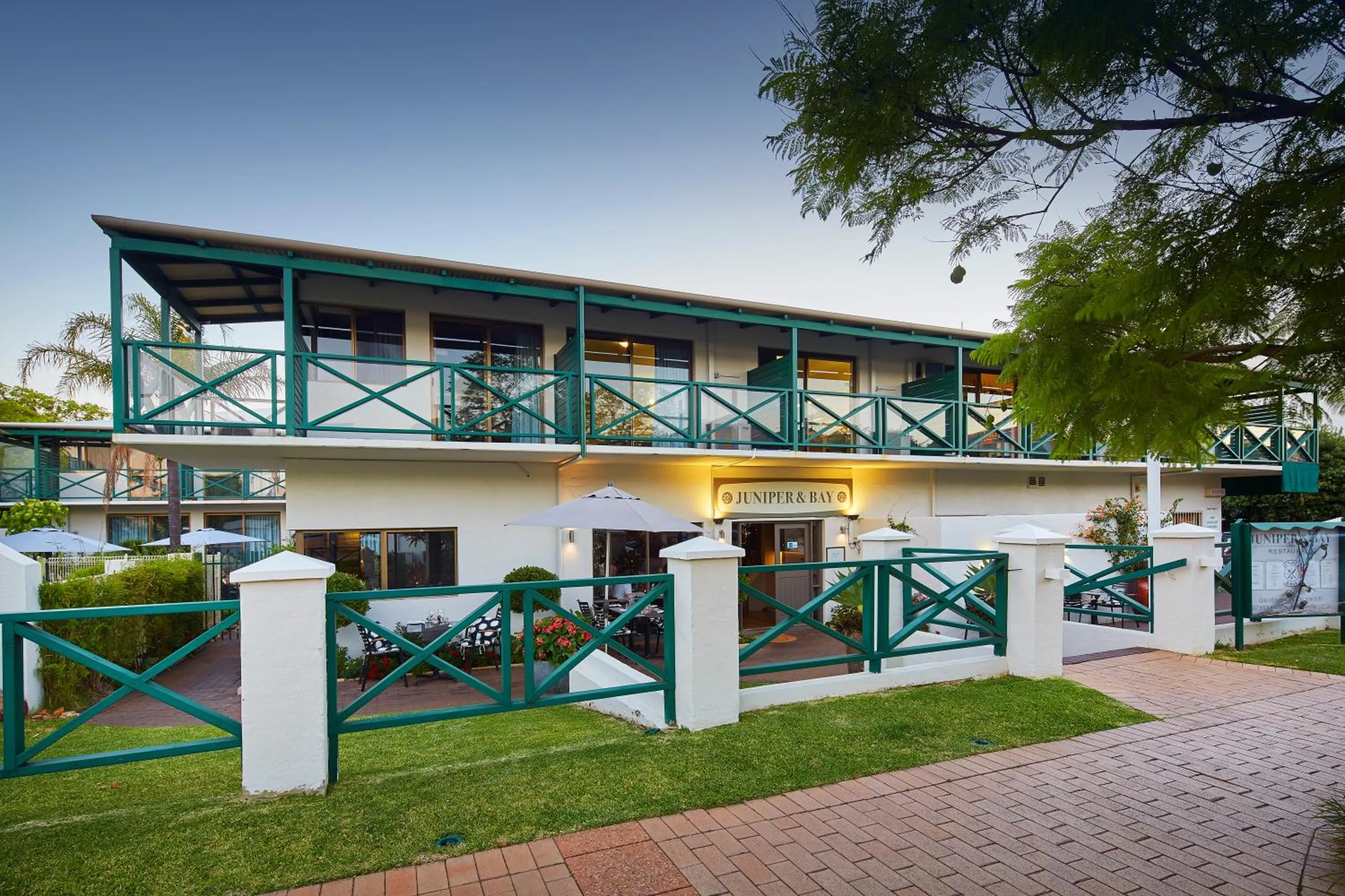 Facade/entrance in Windsor Lodge