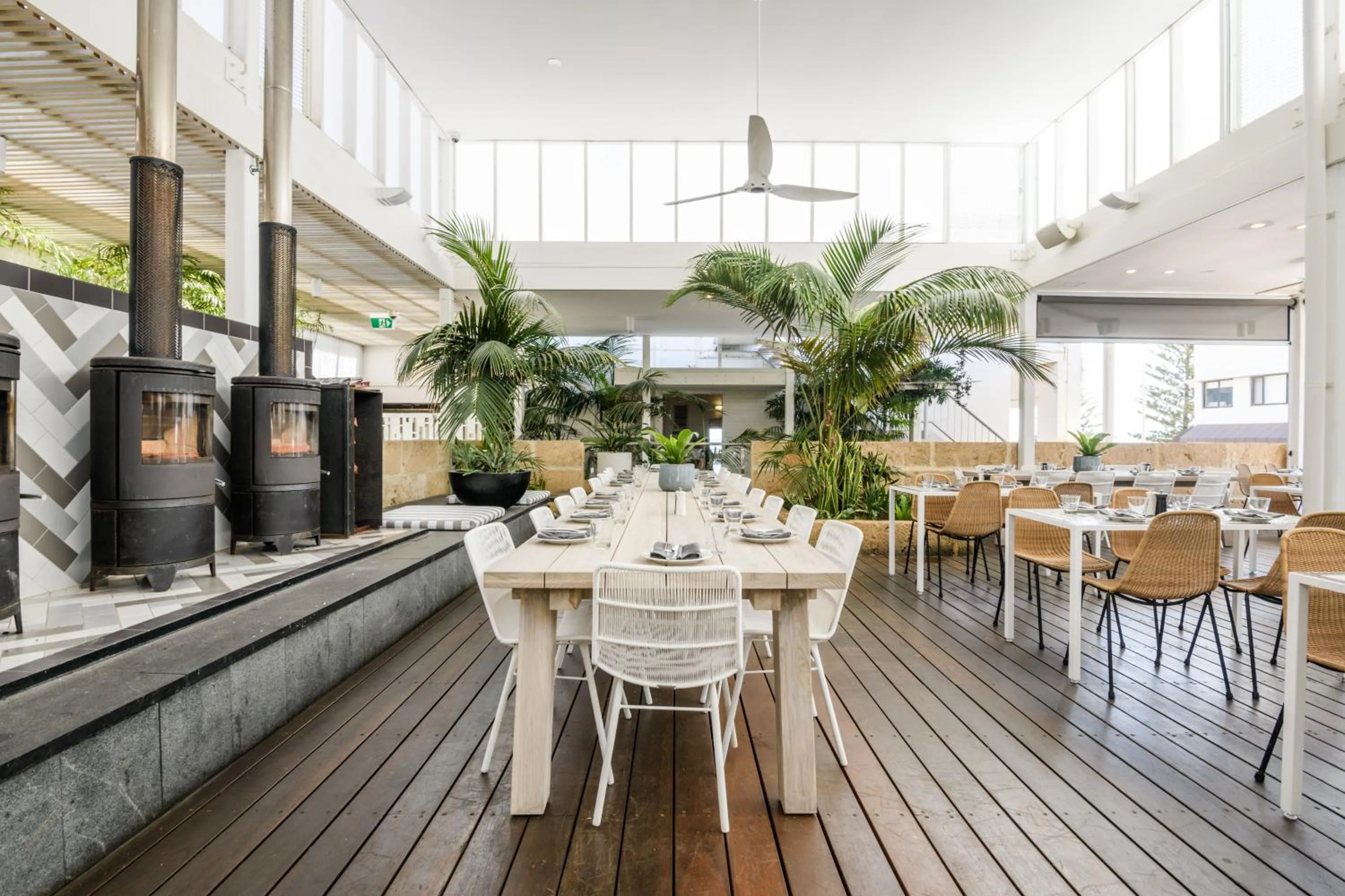 Restaurant/places to eat in Cottesloe Beach Hotel