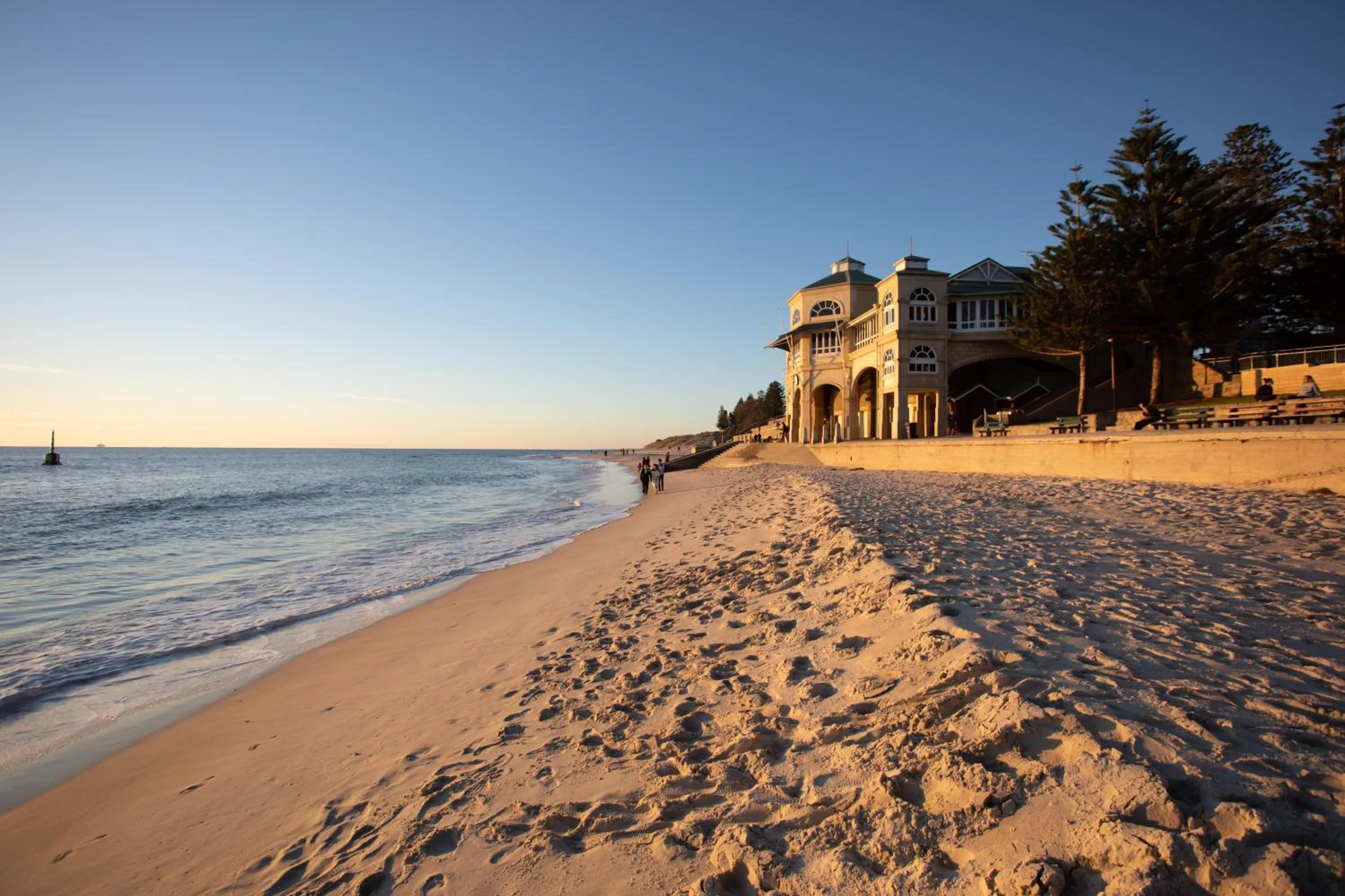 Beach in Cottesloe Beach Hotel