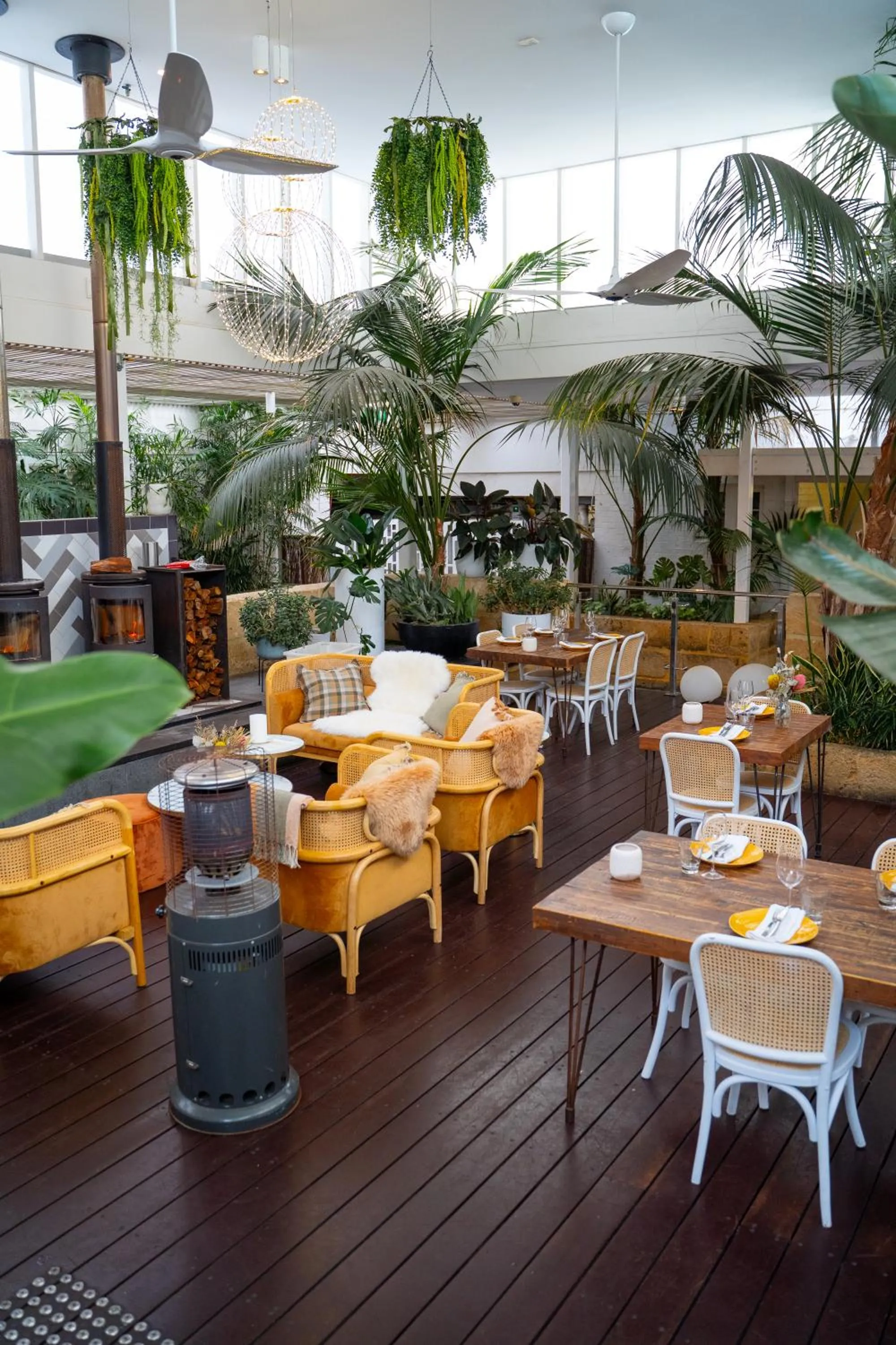 Restaurant/places to eat in Cottesloe Beach Hotel