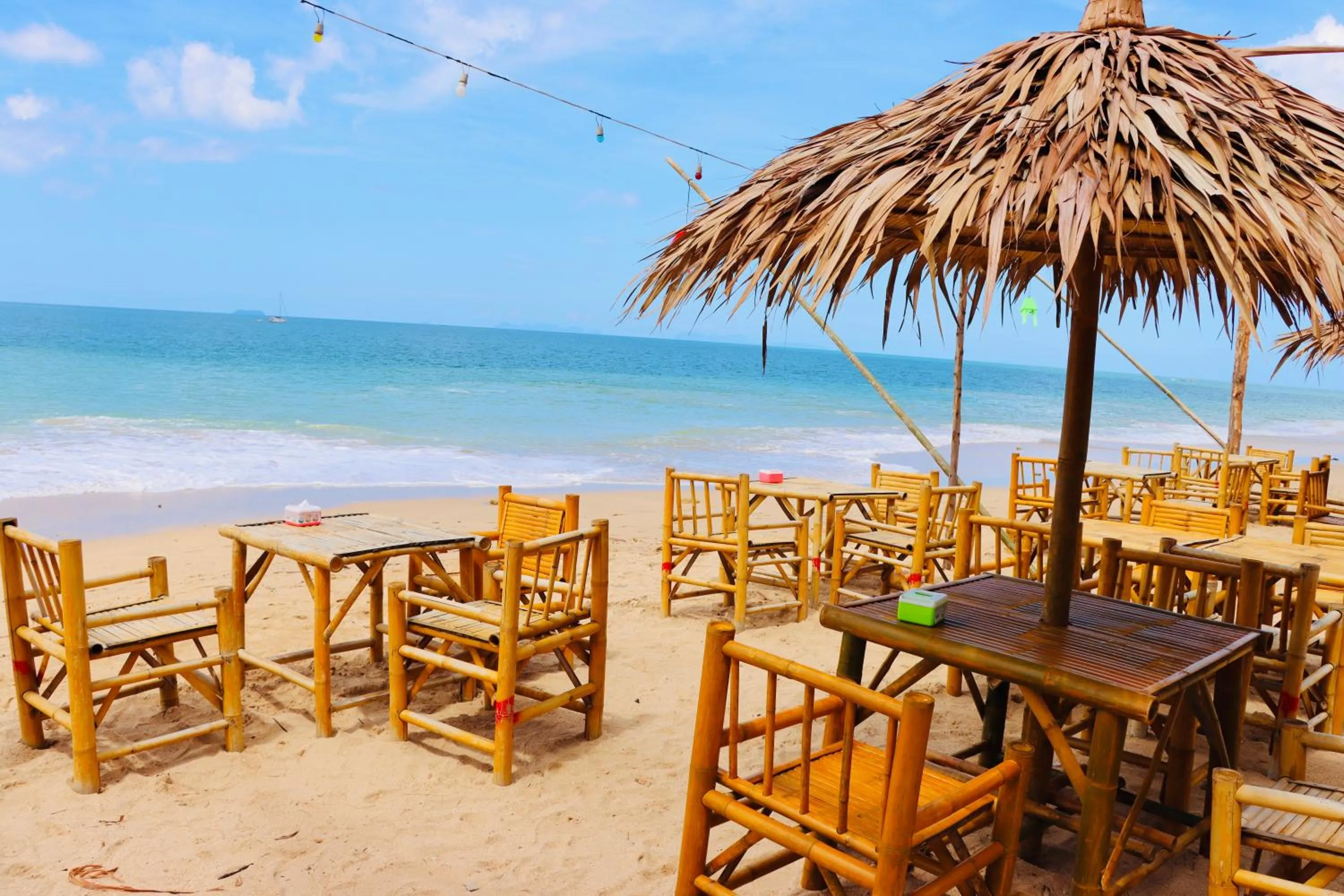 Restaurant/places to eat in Lanta Palm Beach Resort , Beach Bungalow - Koh Lanta