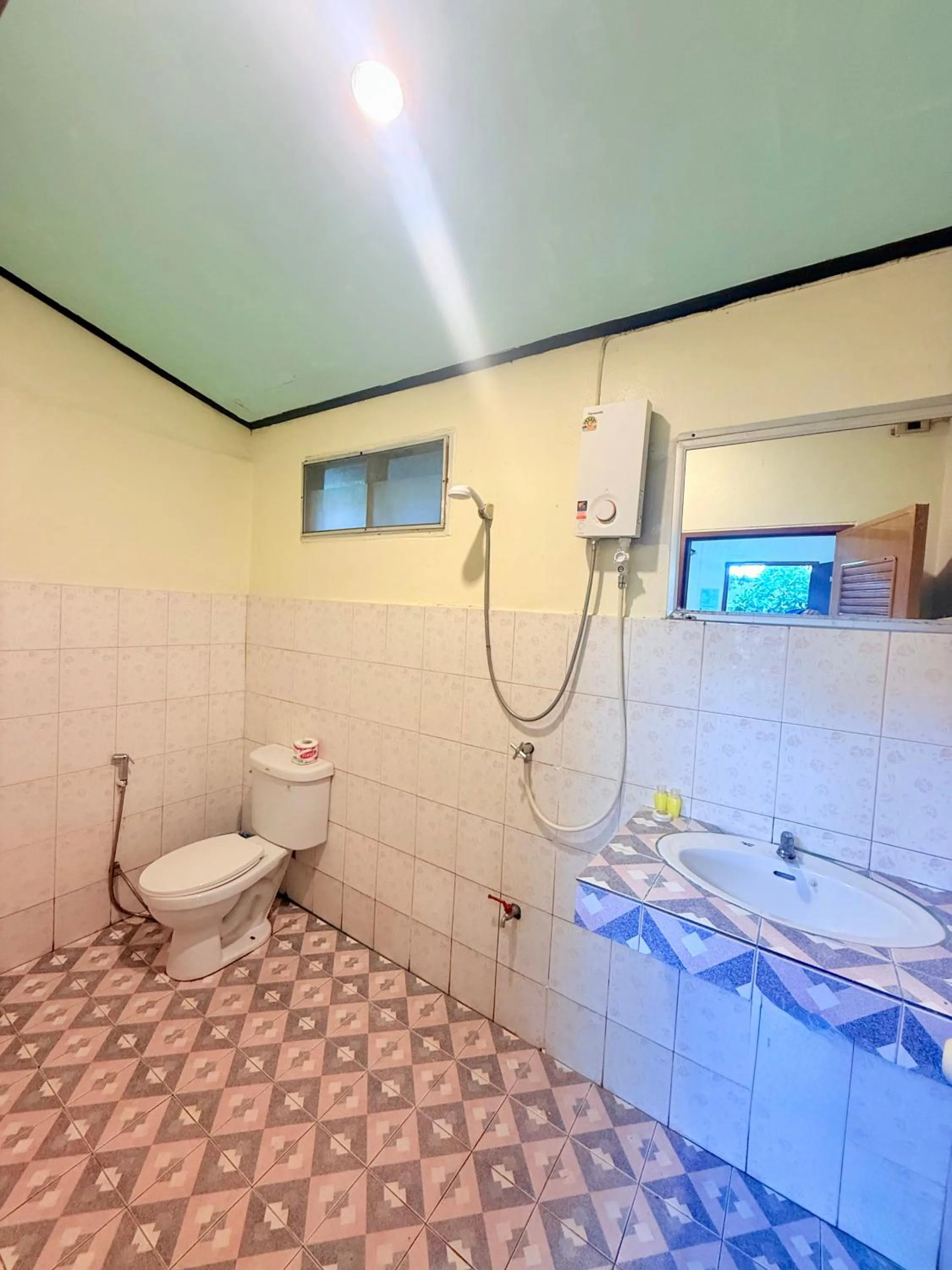 Lanta Palm Beach Resort , Beach Bungalow - Koh Lanta