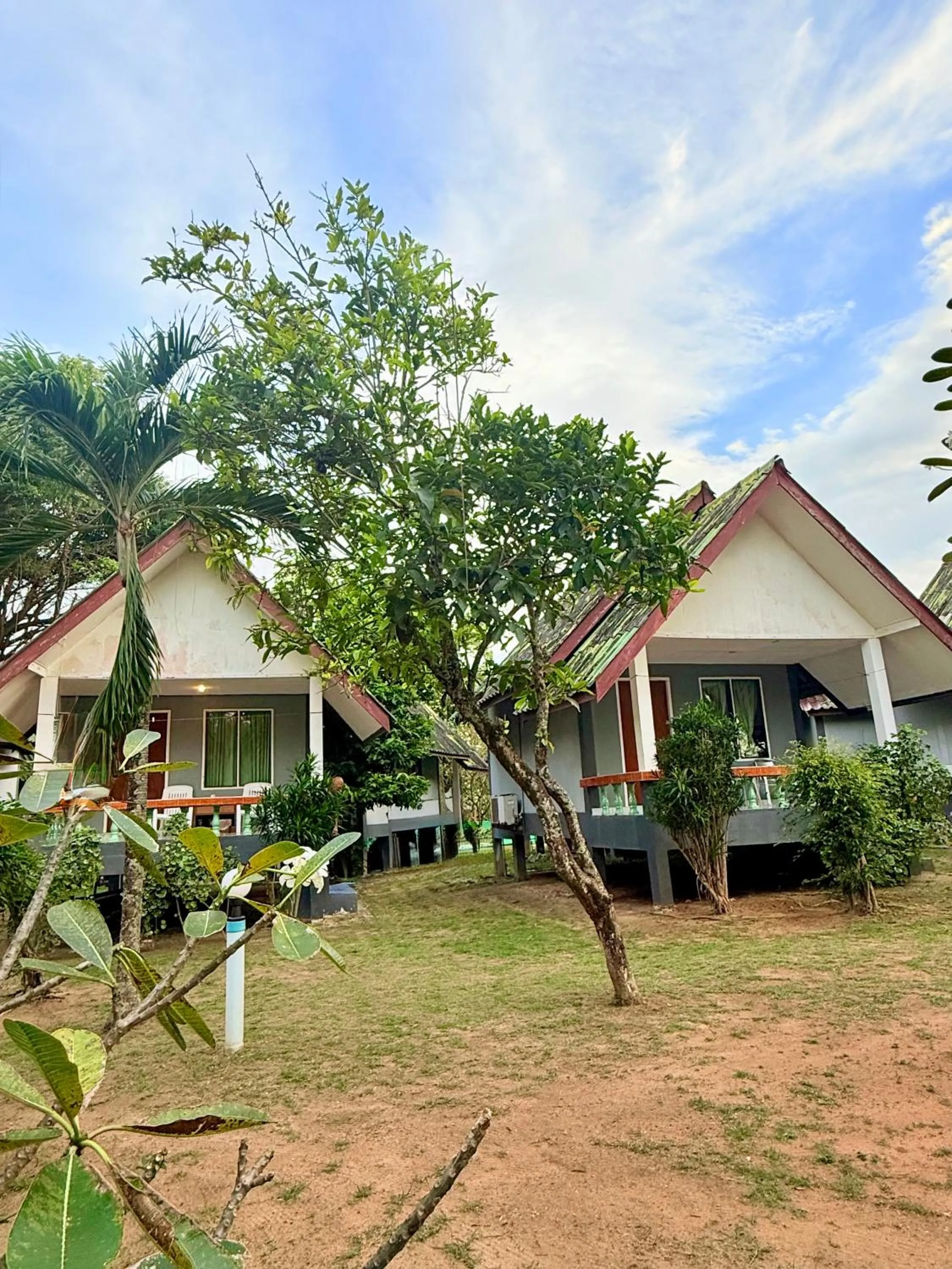 Lanta Palm Beach Resort , Beach Bungalow - Koh Lanta