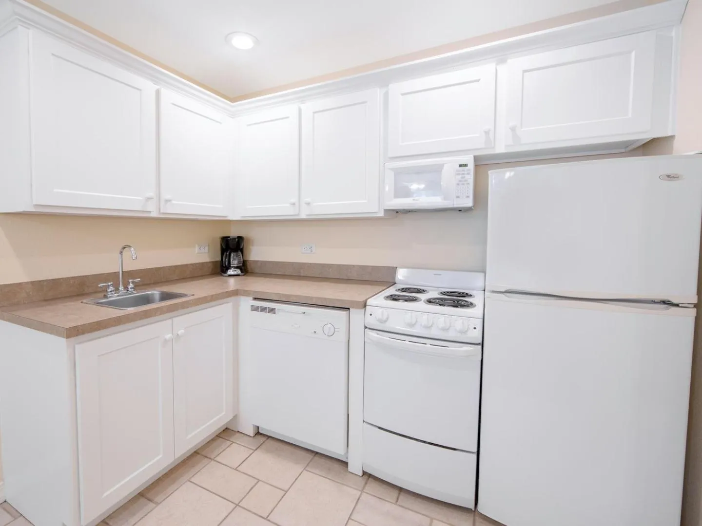 kitchen in Holiday Inn Club Vacations Fox River Resort at Sheridan