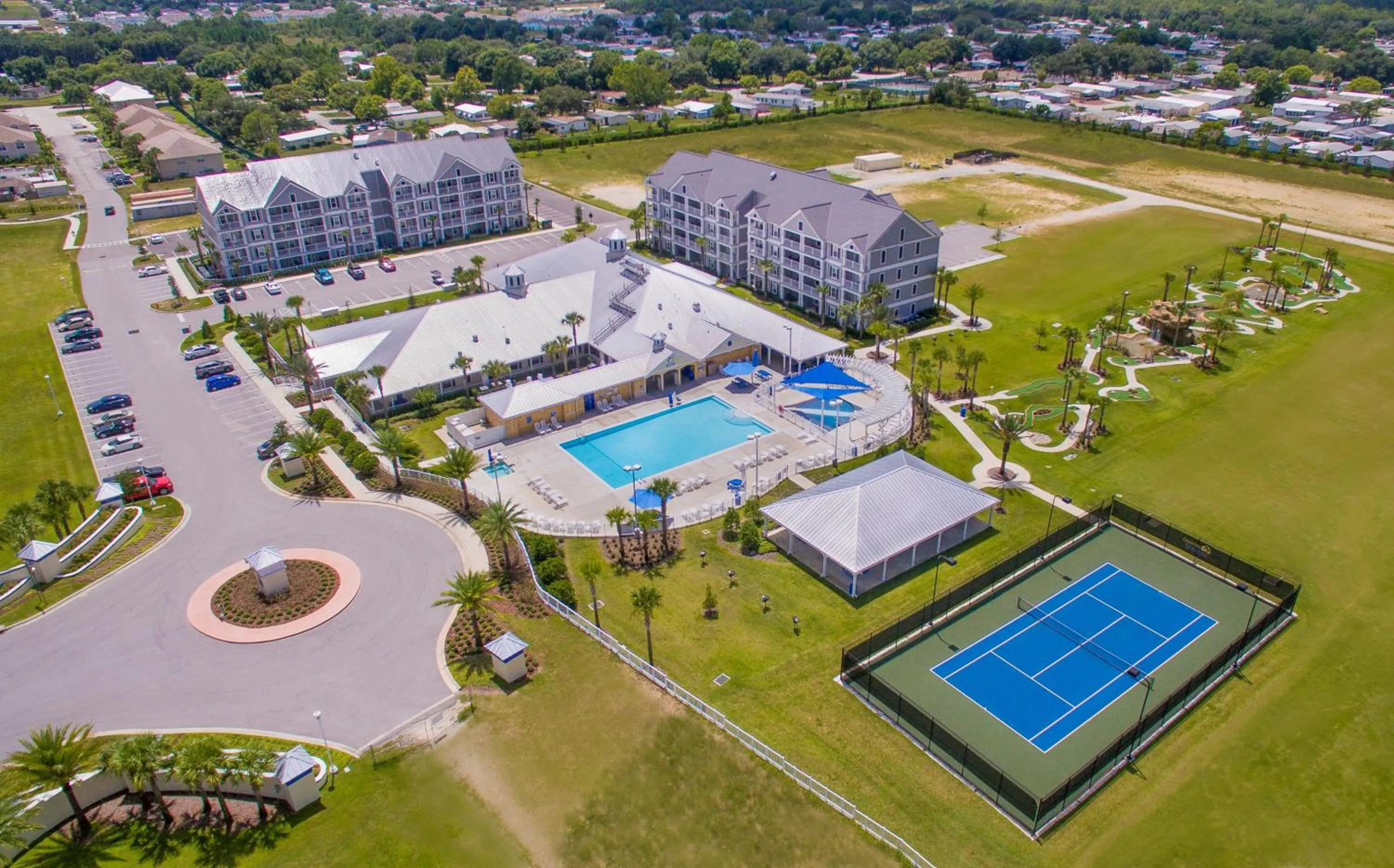 Property building in Holiday Inn Club Vacations - Orlando Breeze Resort