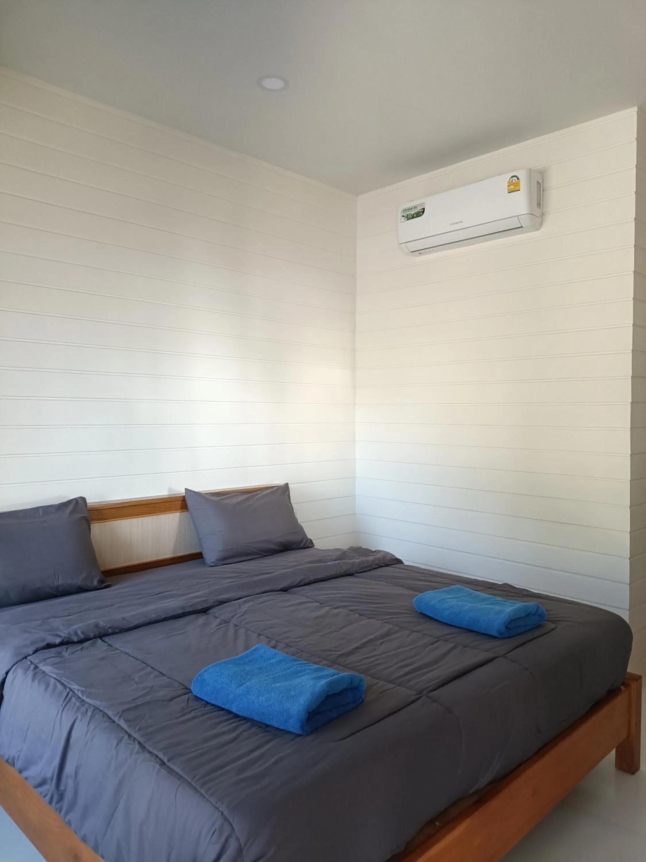 Bed in Sea Shell Beach Resort