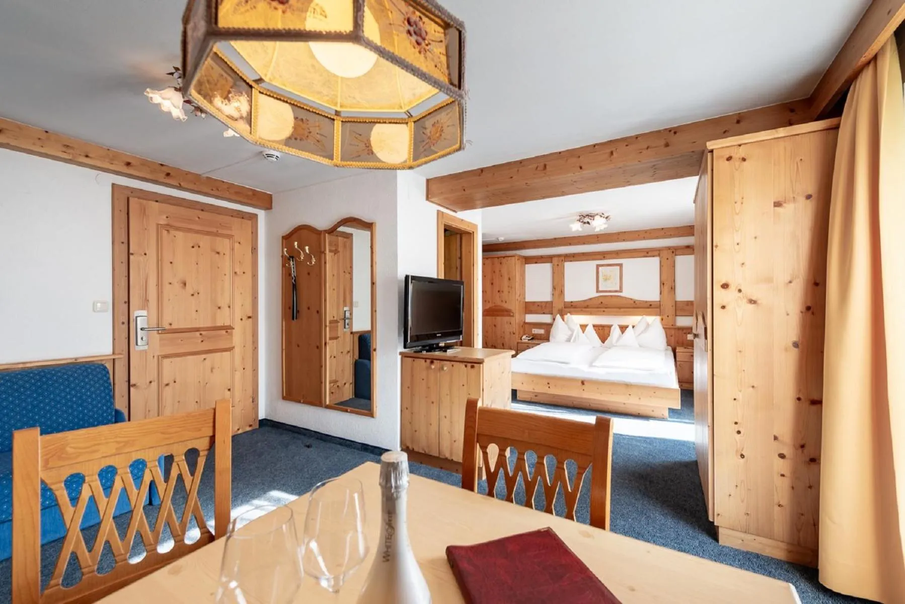 Bedroom, Bed in Hotel Alpenrose