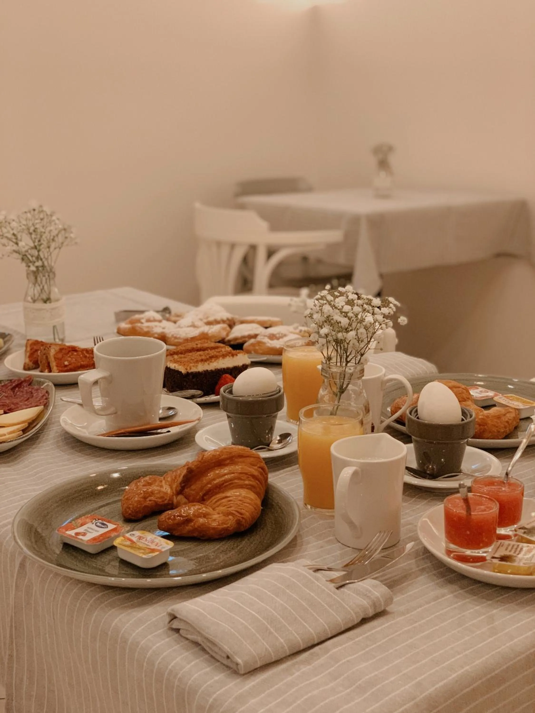 Breakfast in Boutique Hotel Sant Roc & Spa