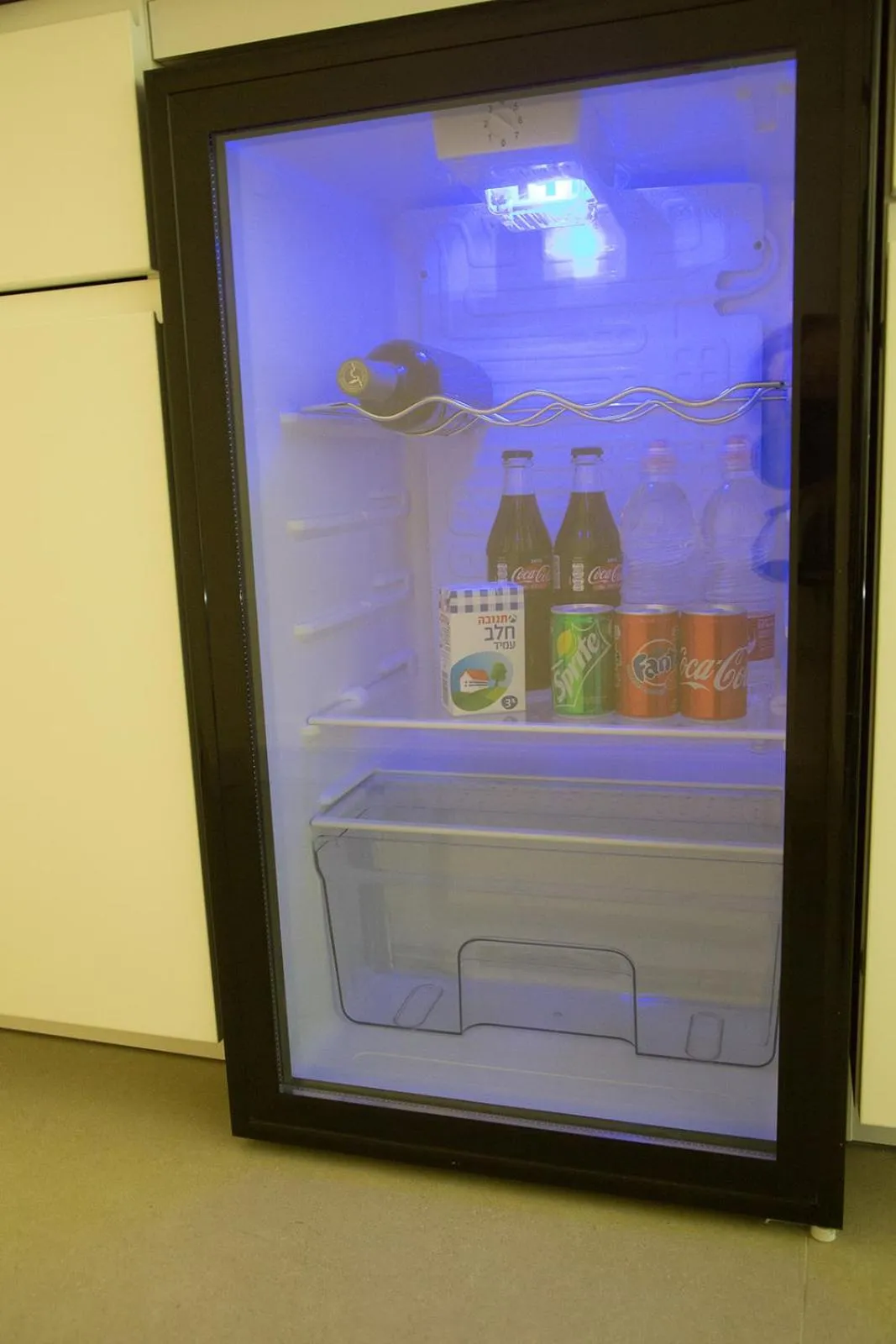 Kitchen or kitchenette in Suite Caesar - Neot Golf