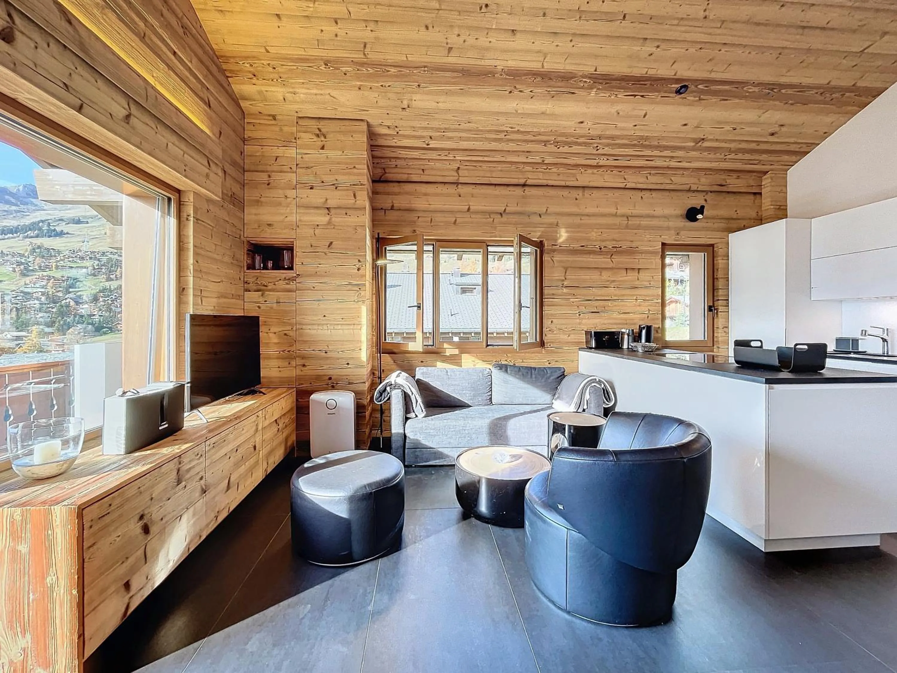 Kitchen or kitchenette in Crescendo 208