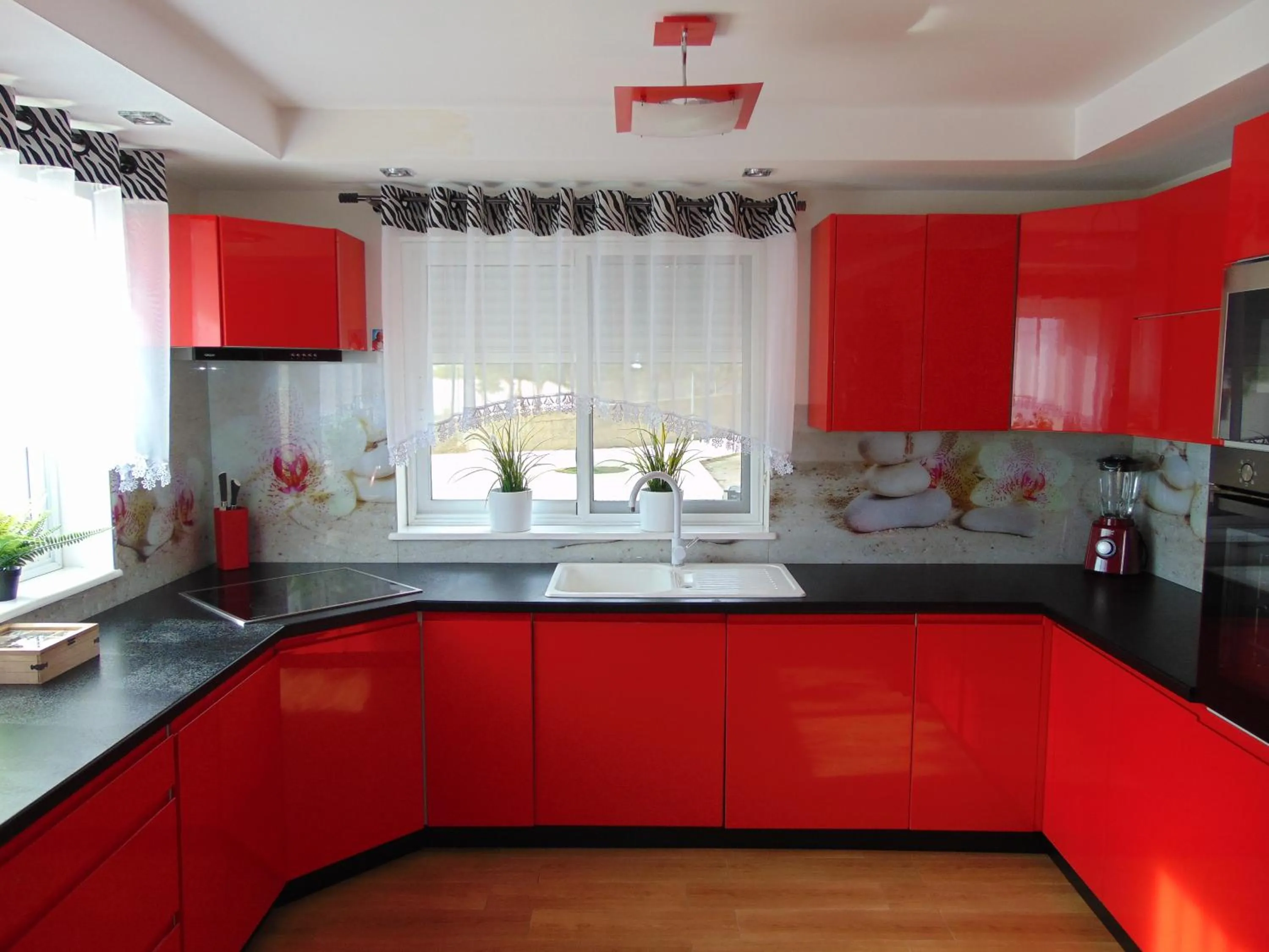 Kitchen or kitchenette in Villa Altavista El Campello, Alicante