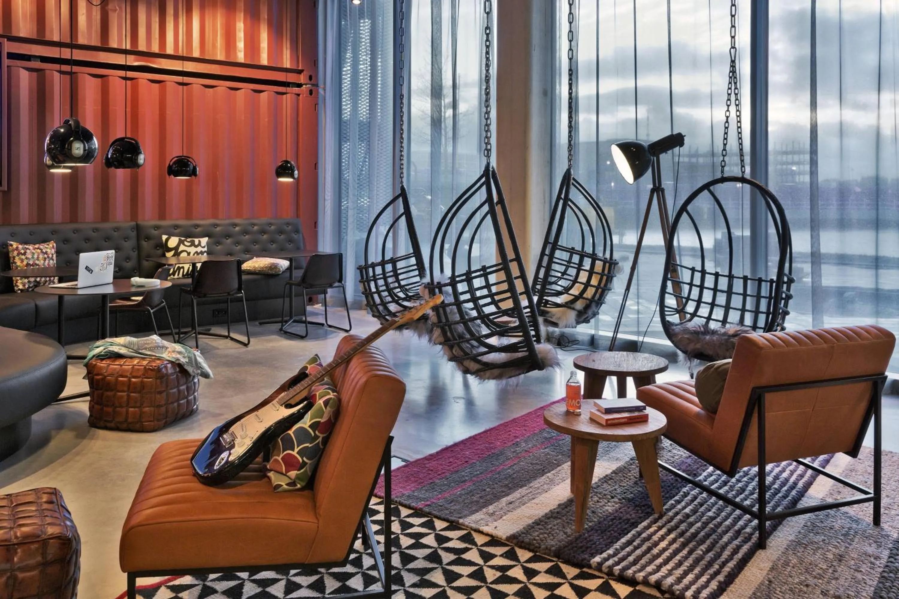 Lounge or bar in Moxy Amsterdam Houthavens