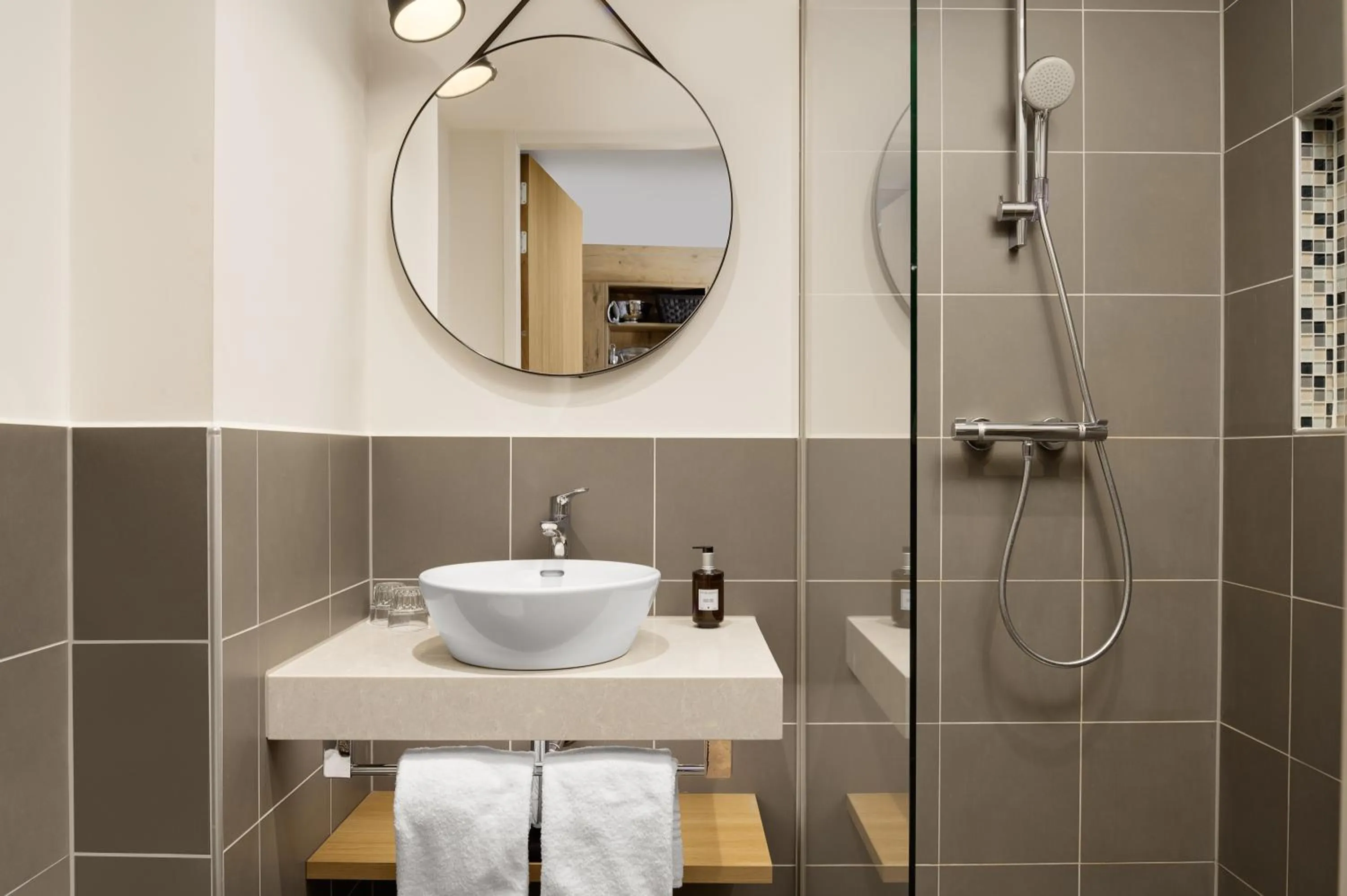 Shower in Residence Inn by Marriott Amsterdam Houthavens
