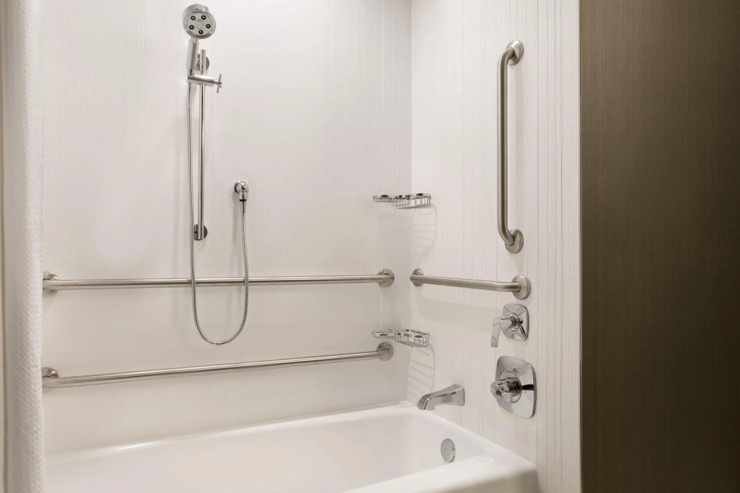 Bathroom in Courtyard by Marriott St Paul Woodbury