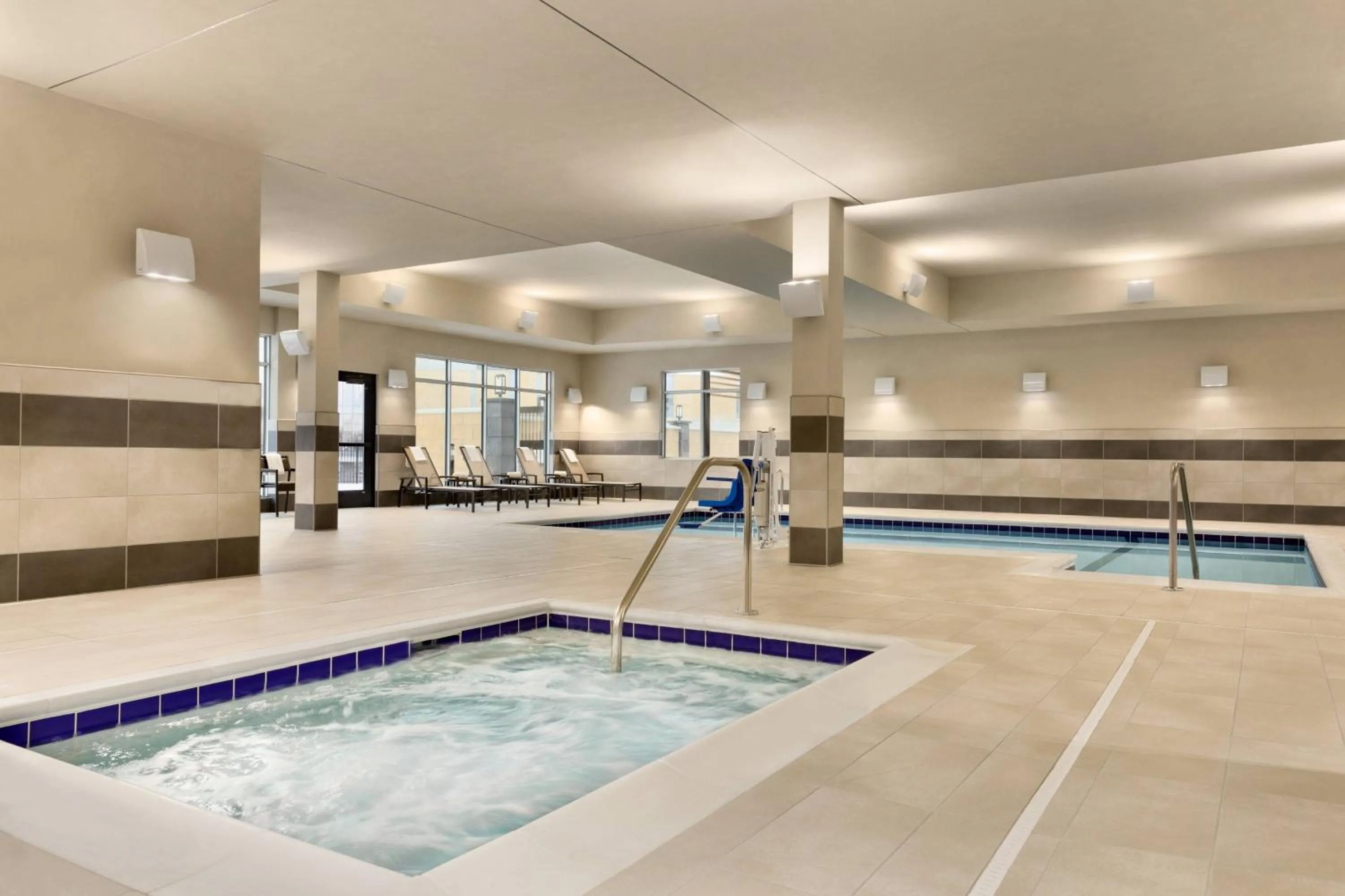 Swimming pool in Courtyard by Marriott St Paul Woodbury